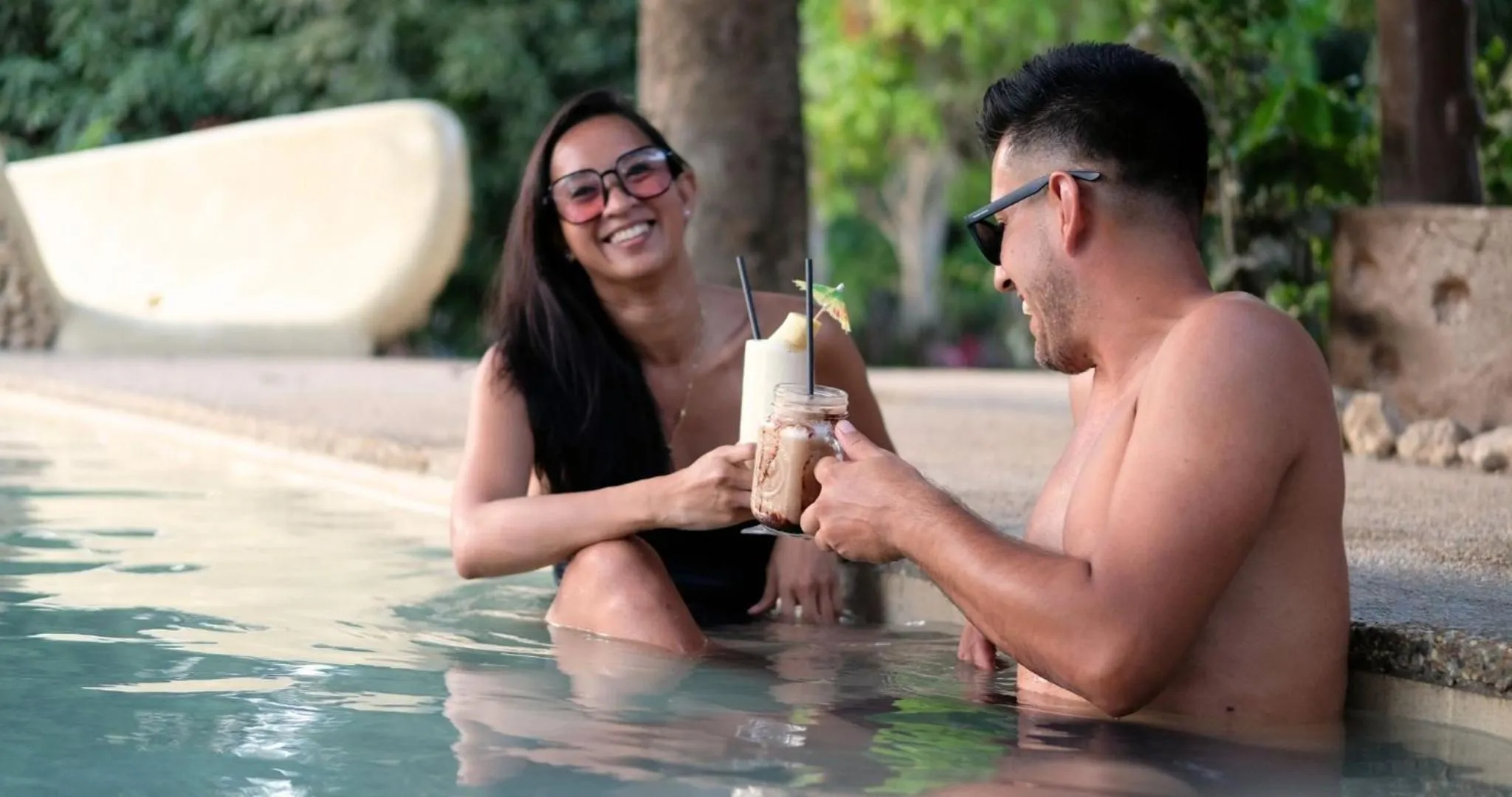 Swimming pool in Mad Monkey Siquijor