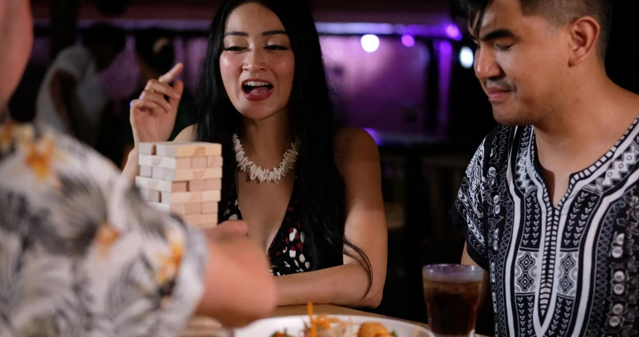 Evening entertainment in Mad Monkey Siquijor