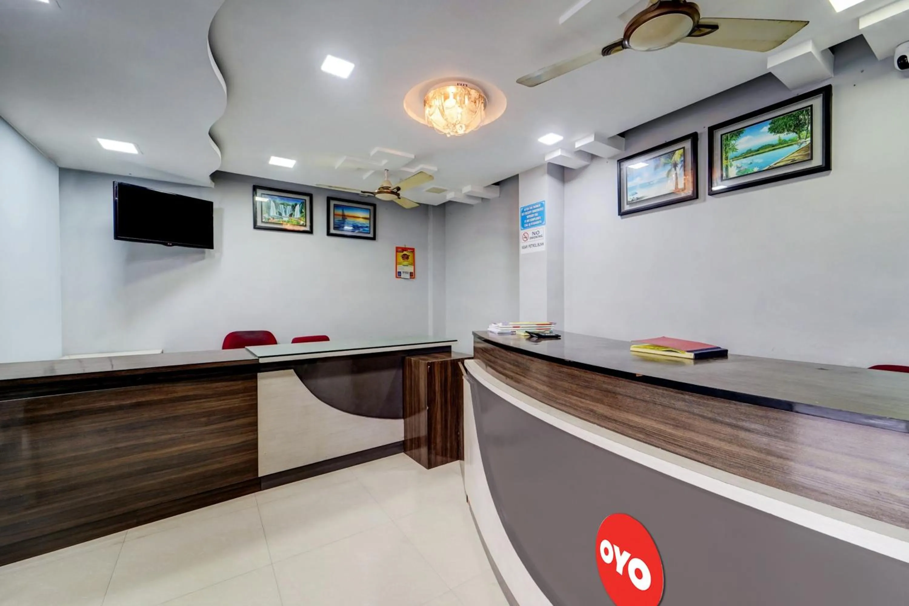 Lobby or reception in Hotel O Elite Residency