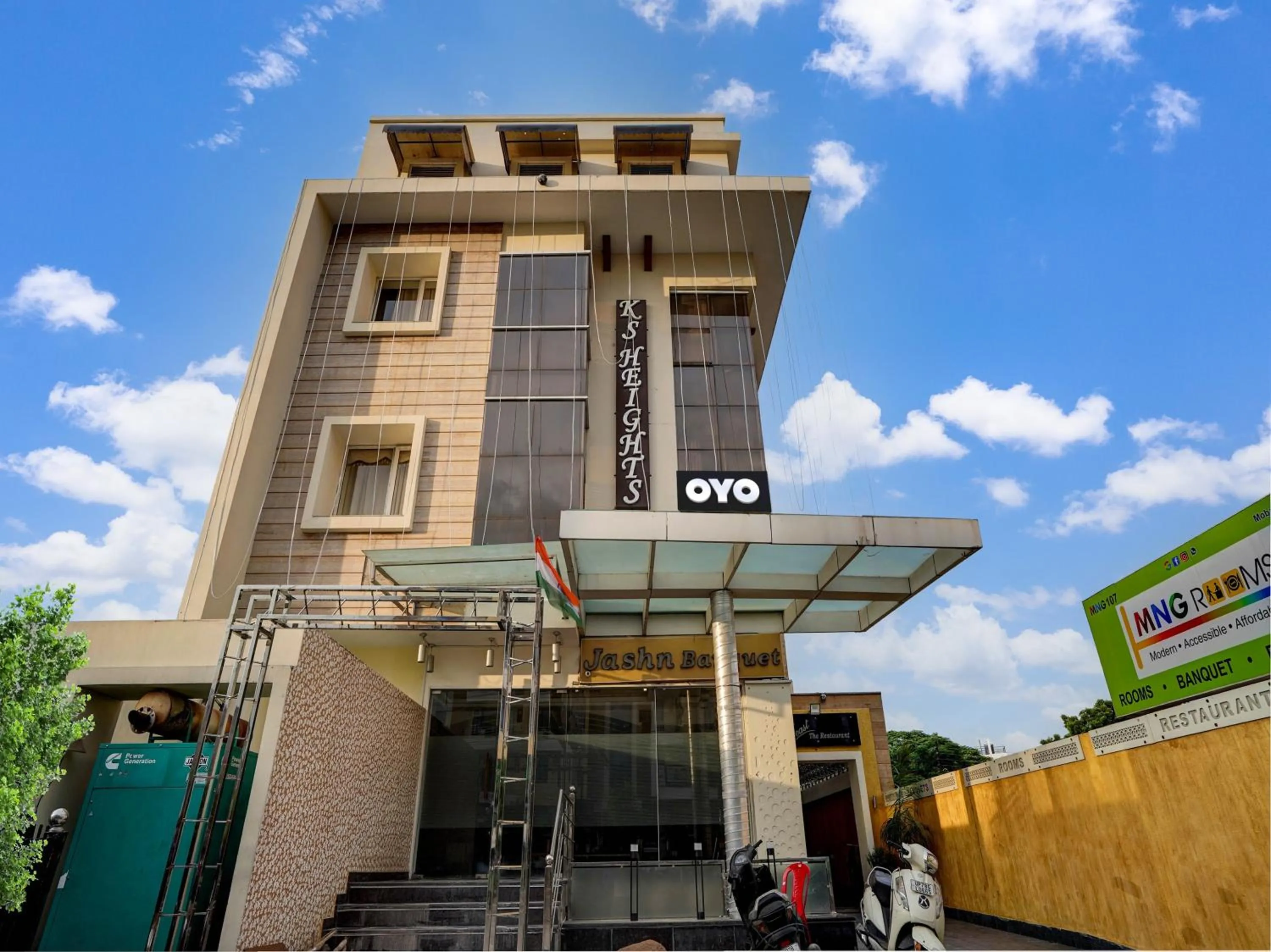 Facade/entrance in Townhouse MNG Platinum