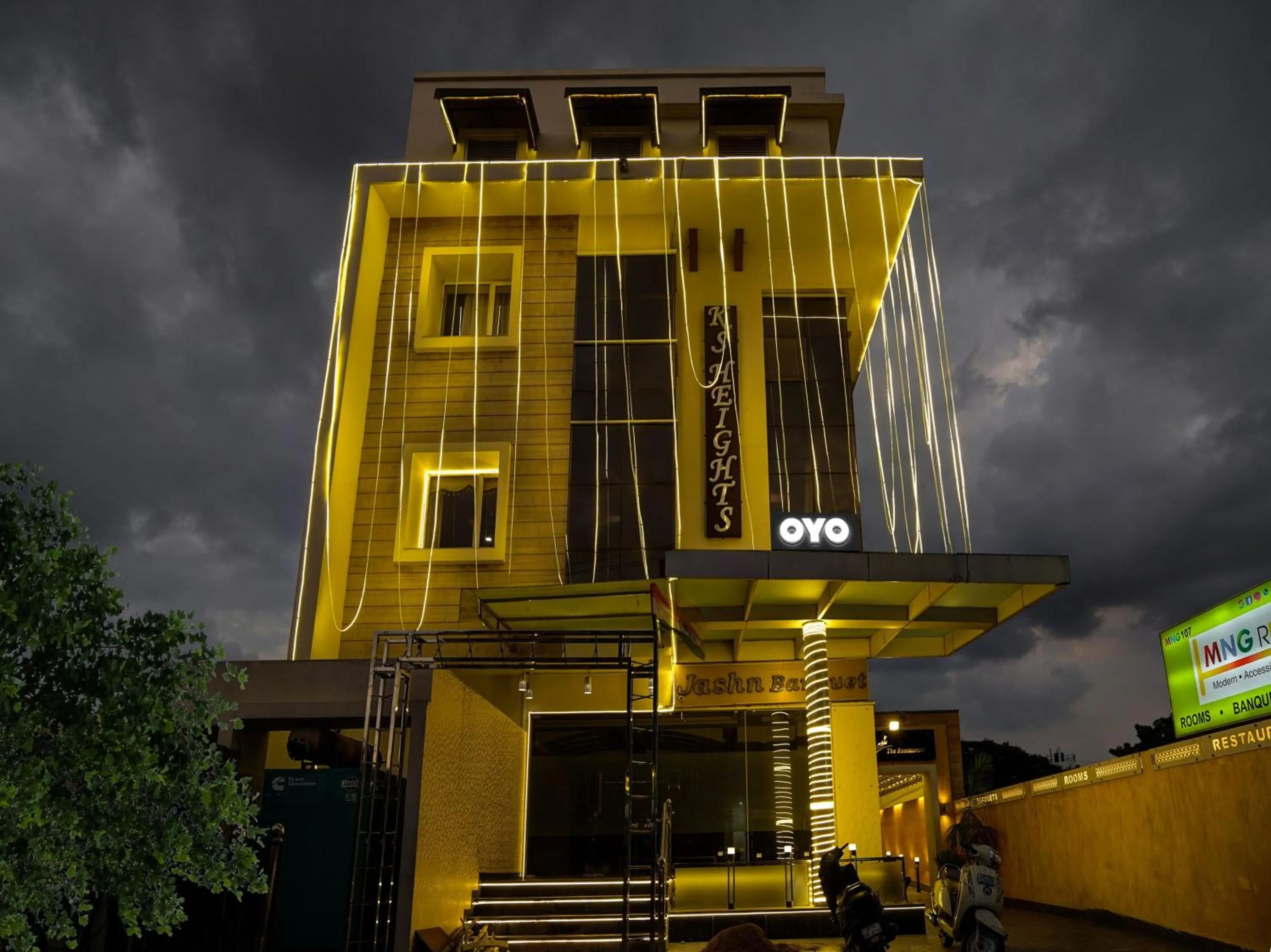 Facade/entrance in Townhouse MNG Platinum