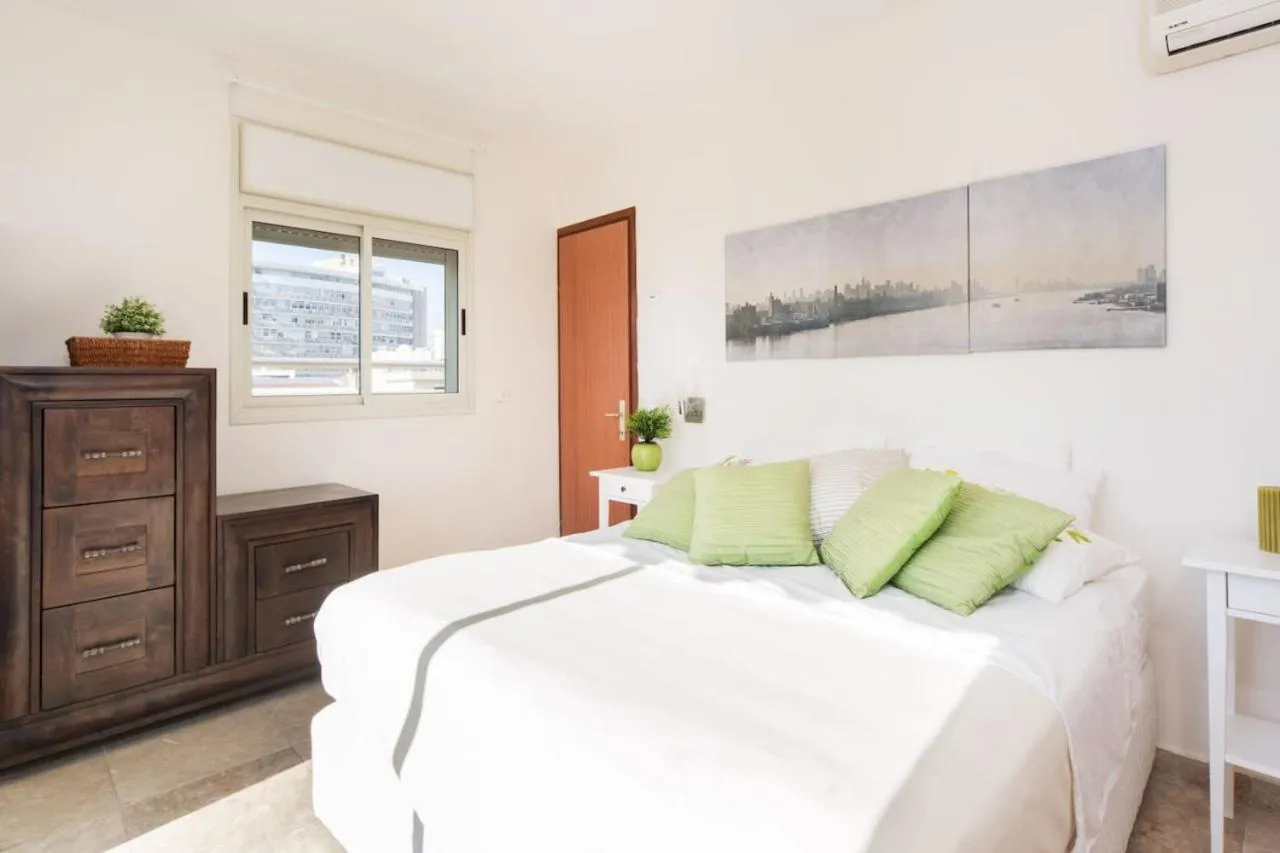 Other, Bed in Spacious Duplex with Terrace 3-min From the Beach