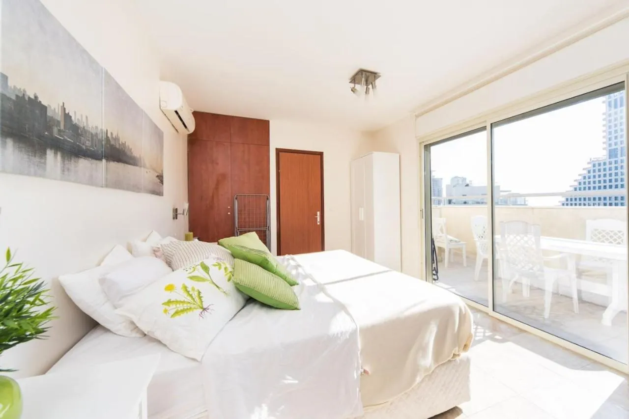 Other, Bed in Spacious Duplex with Terrace 3-min From the Beach