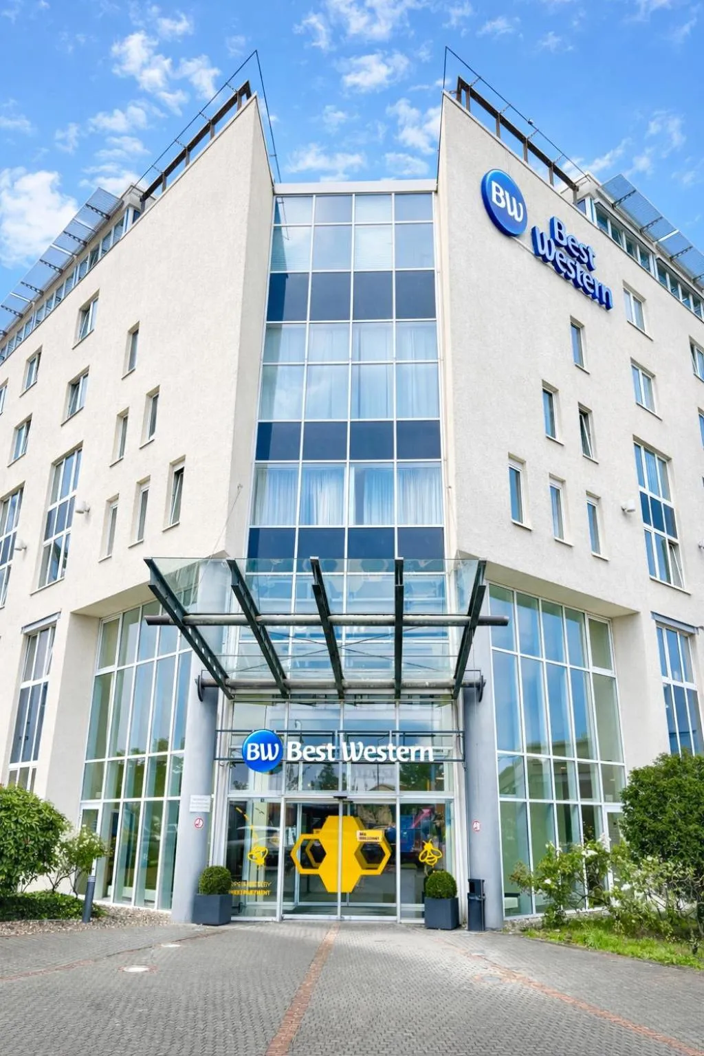 Property building in Best Western Conference Airporthotel Frankfurt Mörfelden