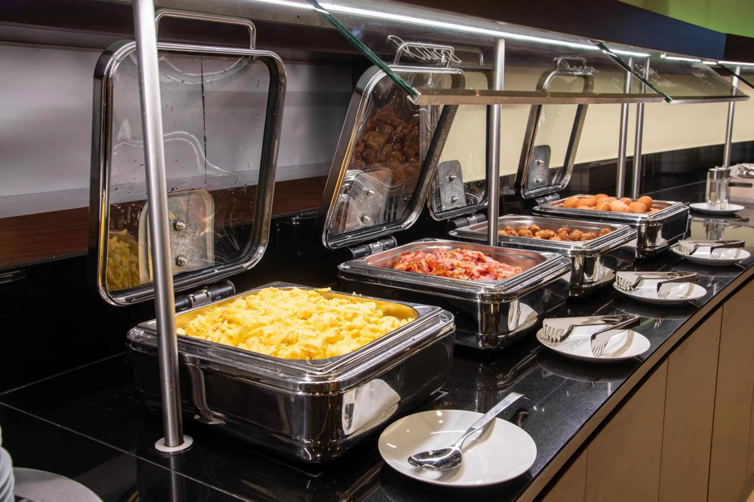 Breakfast in Best Western Conference Airporthotel Frankfurt Mörfelden