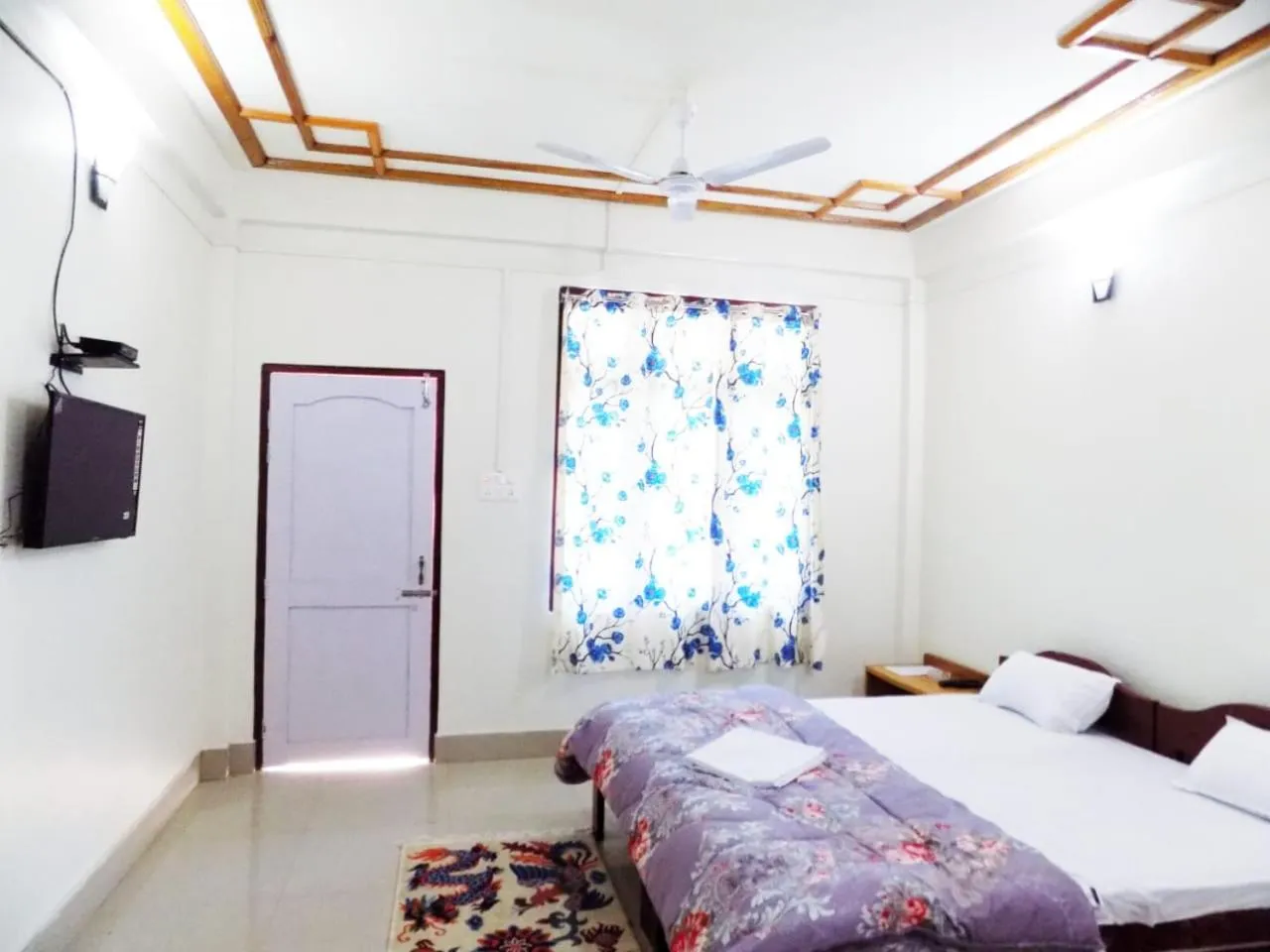 Bed in Wangdi Residency