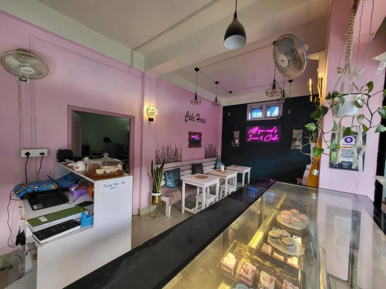 Restaurant/places to eat in Wangdi Residency