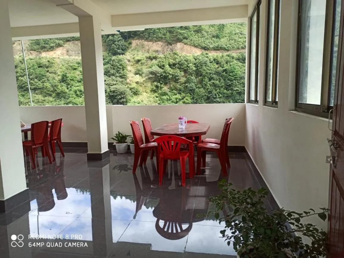 Restaurant/places to eat in Wangdi Residency