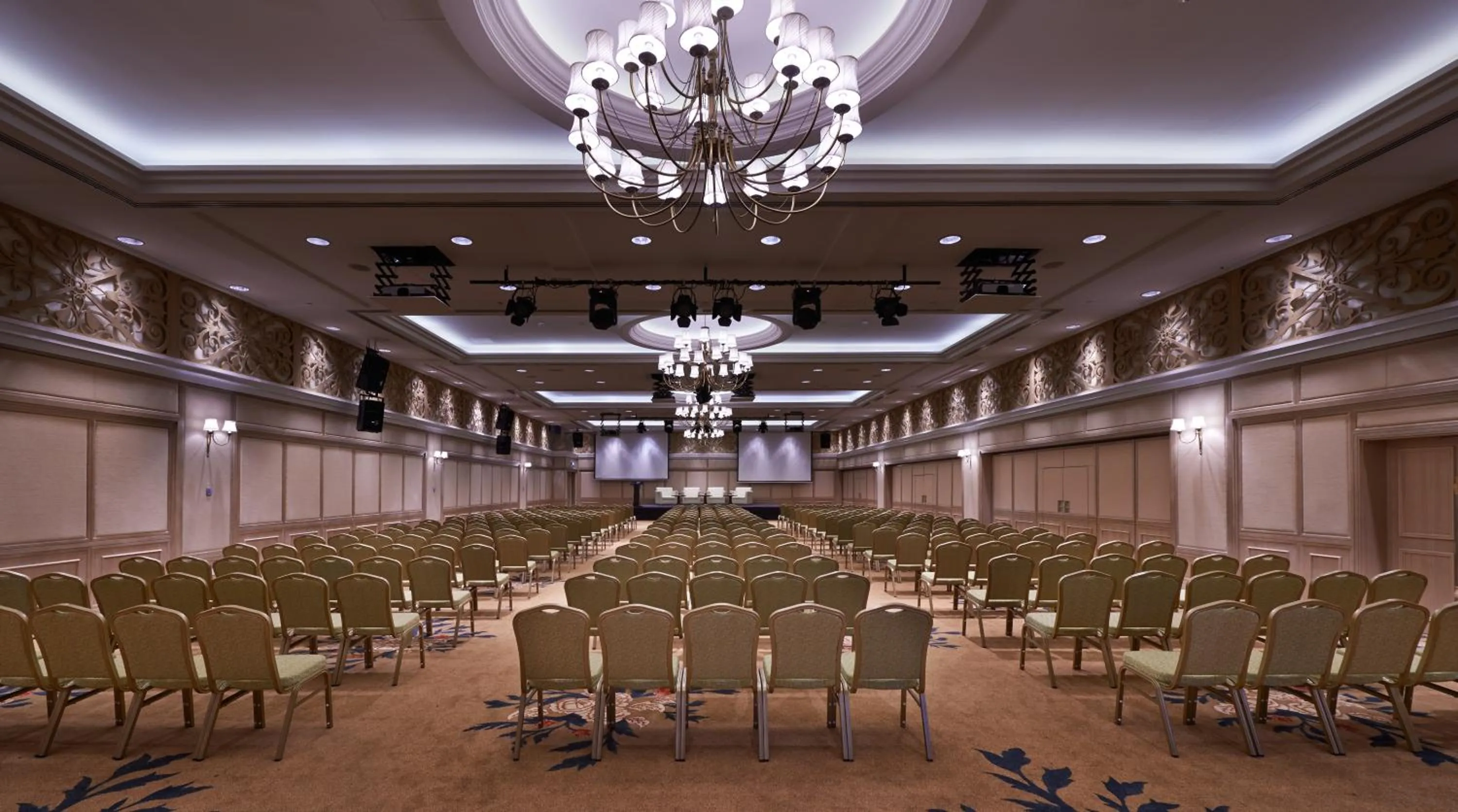 Business facilities in Royale Chulan Penang