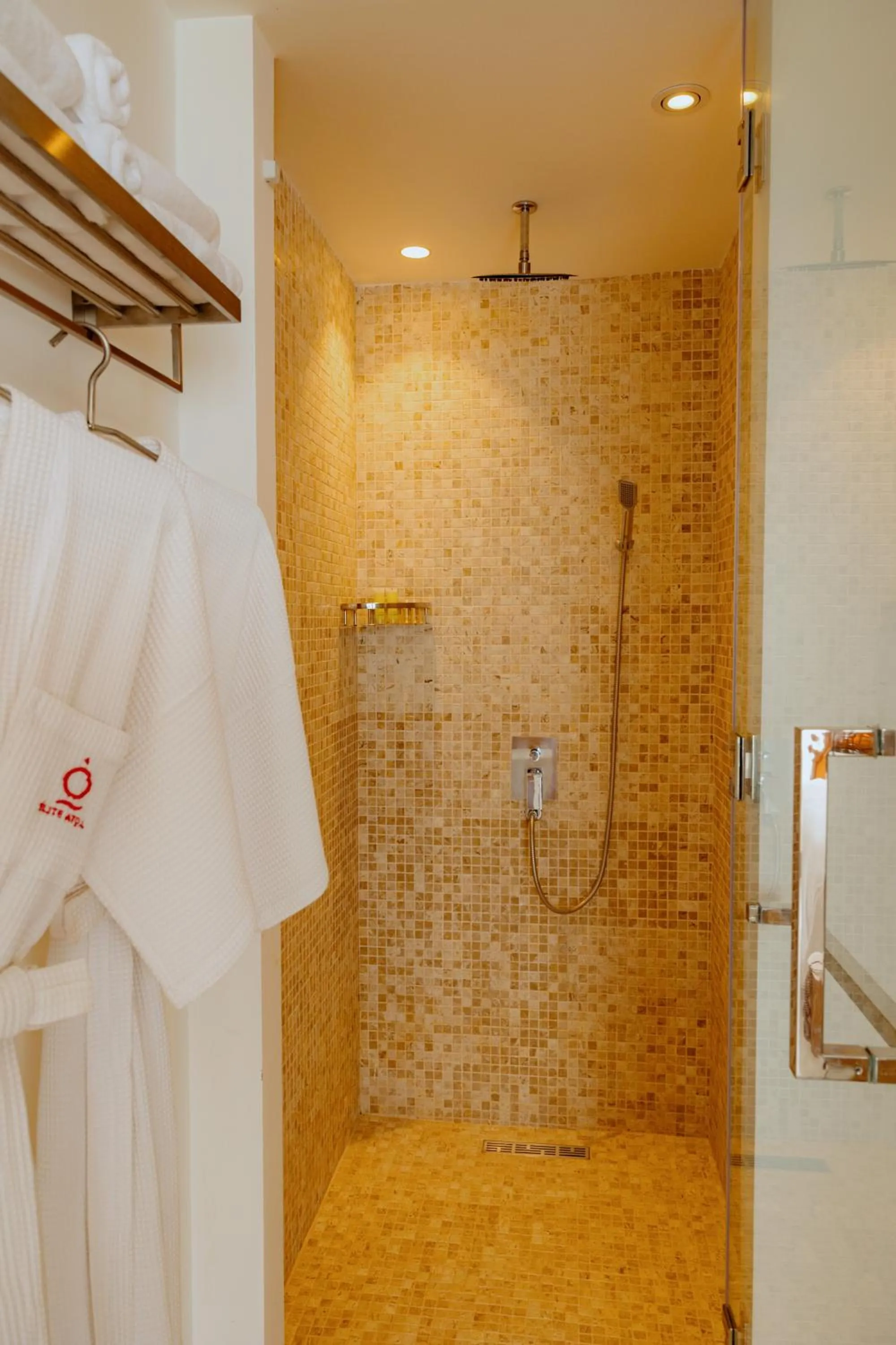 Bathroom in Elite Atoll Beachfront Hotel