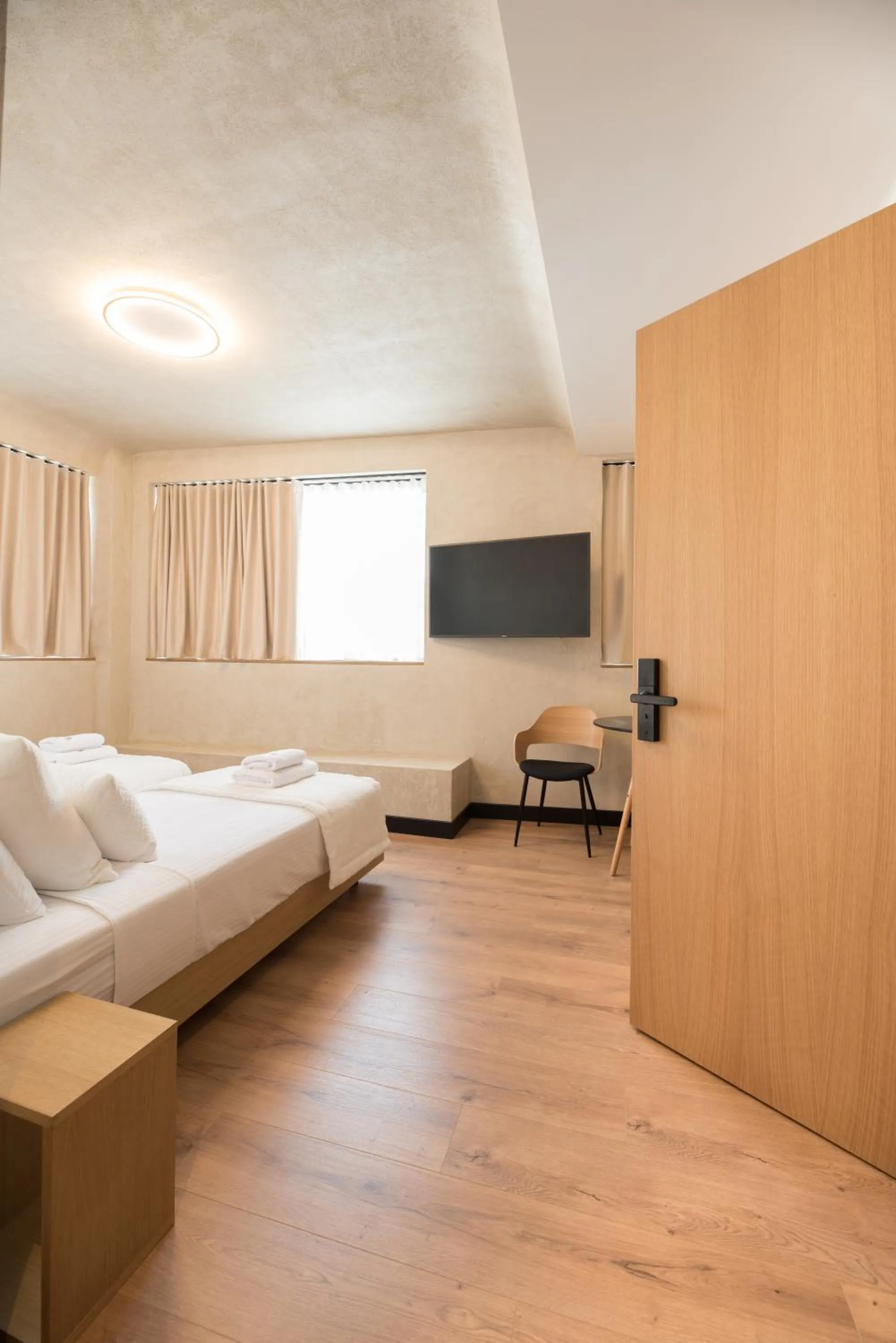 TV and multimedia, Bed in AthensOwl