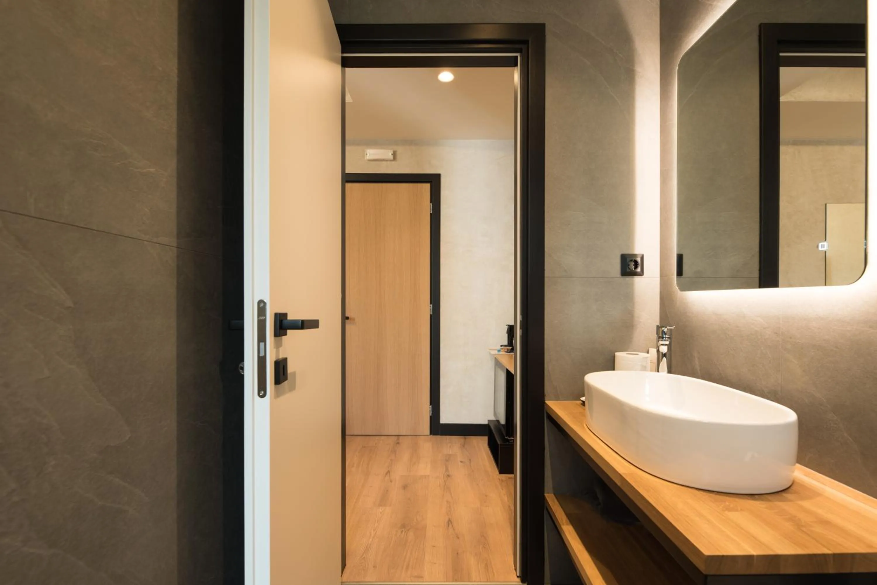 Bathroom in AthensOwl