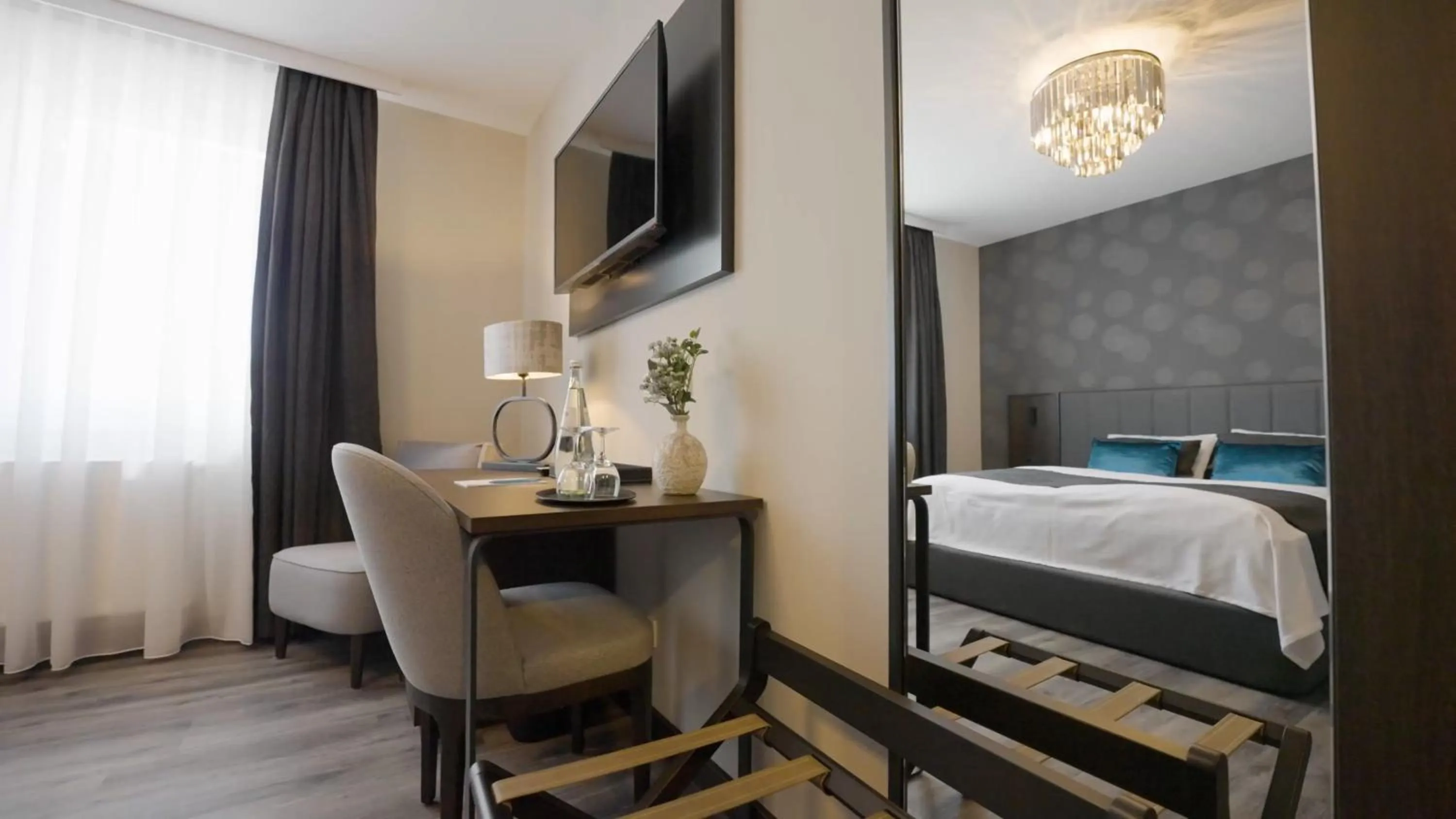 Bedroom, Bed in Hotel Busch