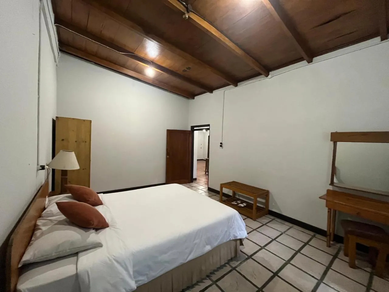 Facade/entrance, Bed in Hotel Grand Panorama Lembang