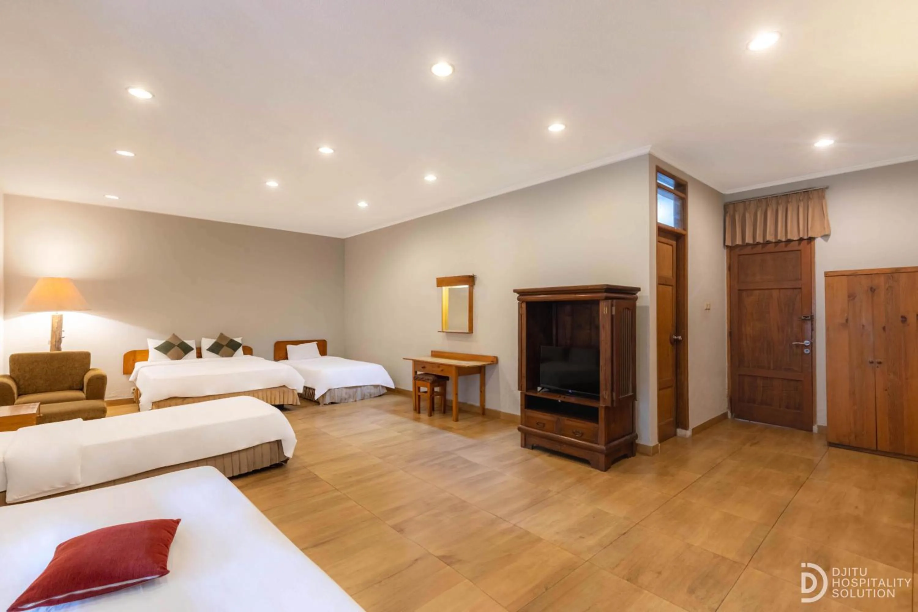 Photo of the whole room, Bed in Hotel Grand Panorama Lembang