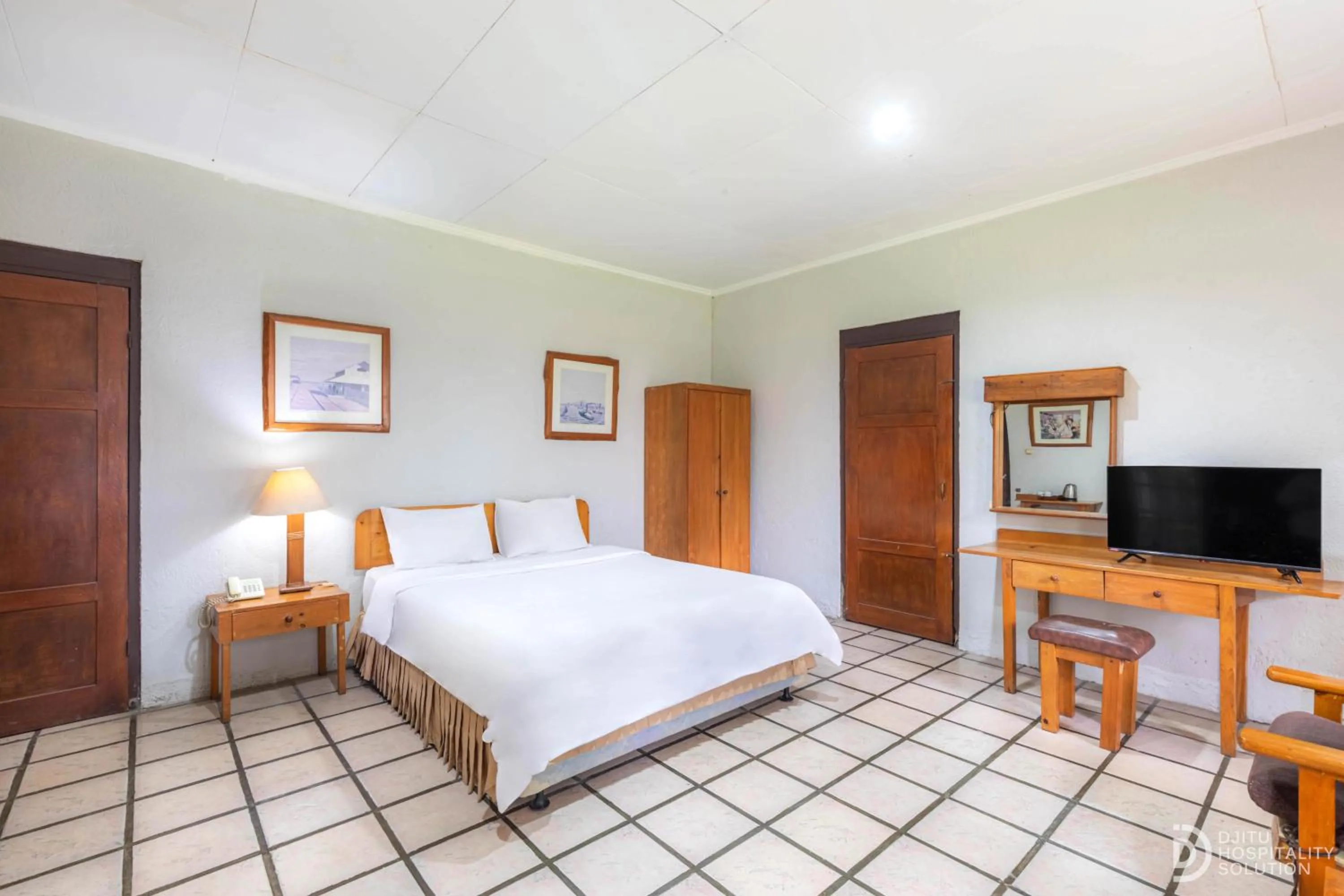 Photo of the whole room, Bed in Hotel Grand Panorama Lembang