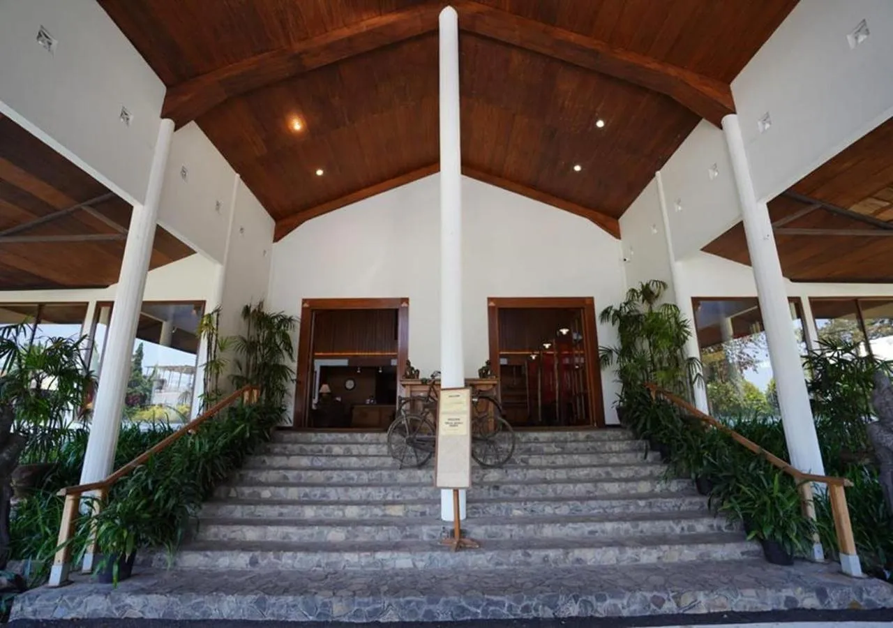 Facade/entrance in Hotel Grand Panorama Lembang