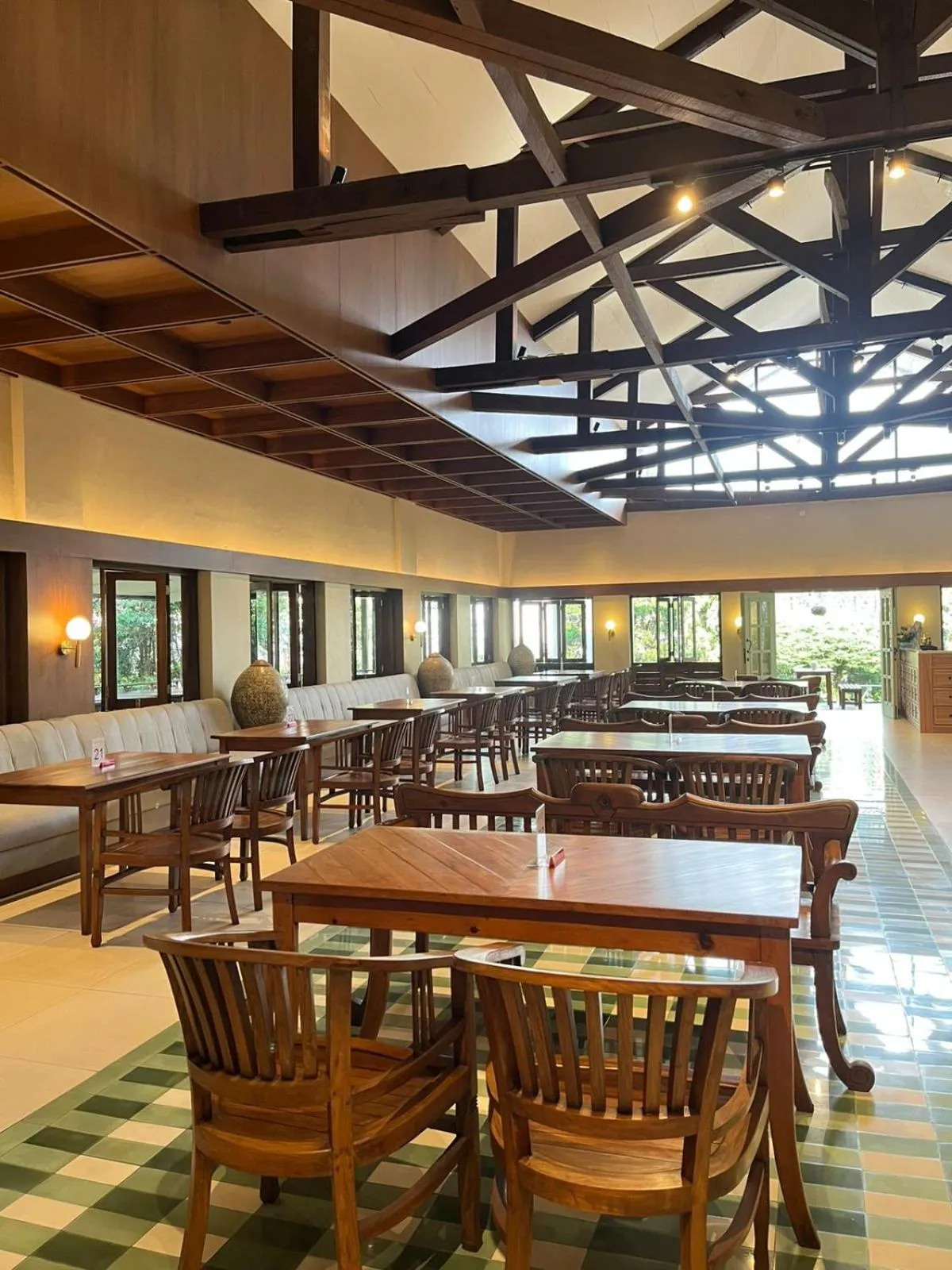 Restaurant/places to eat in Hotel Grand Panorama Lembang