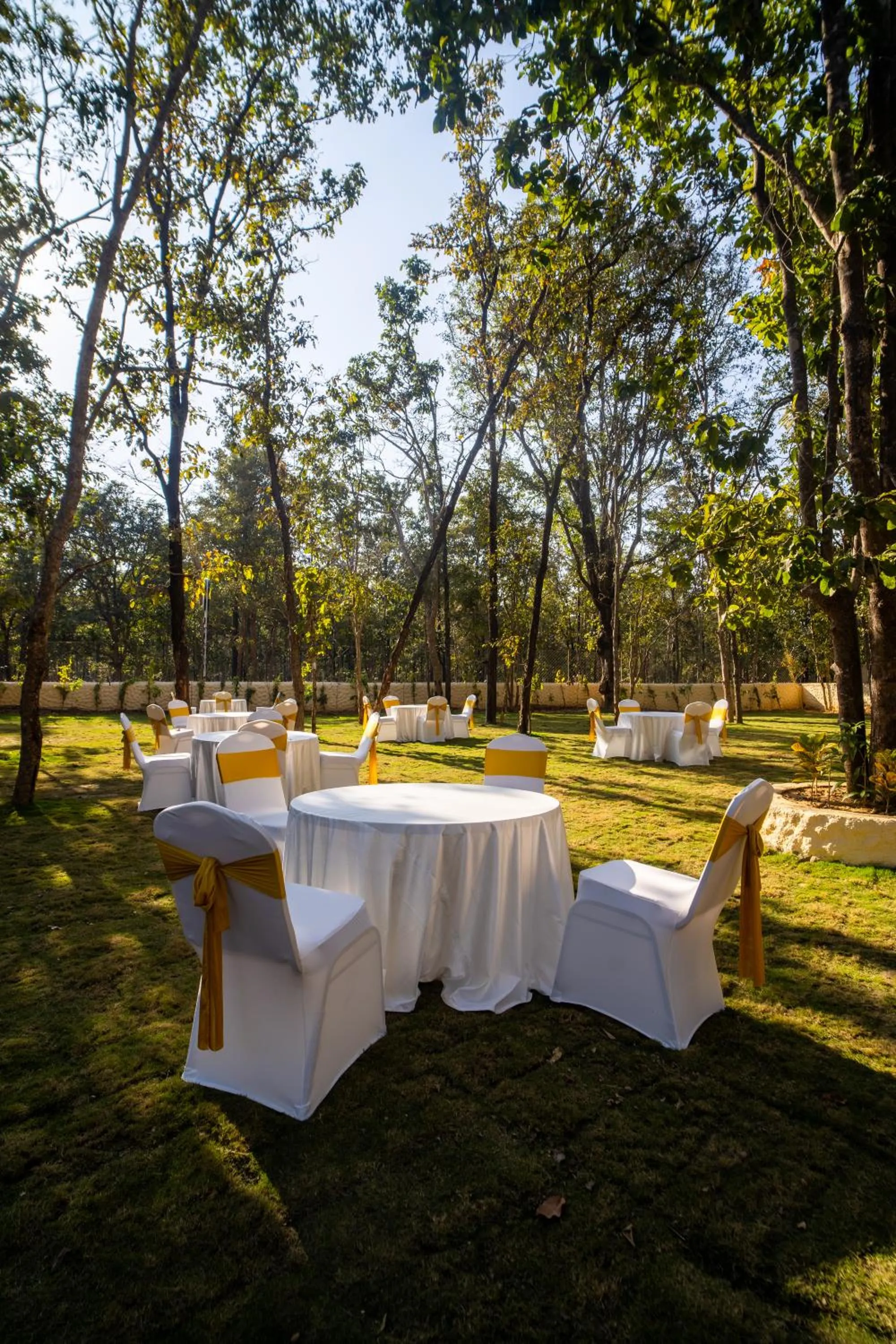 Restaurant/places to eat in Citrus Prime Kanha Resort and Villas