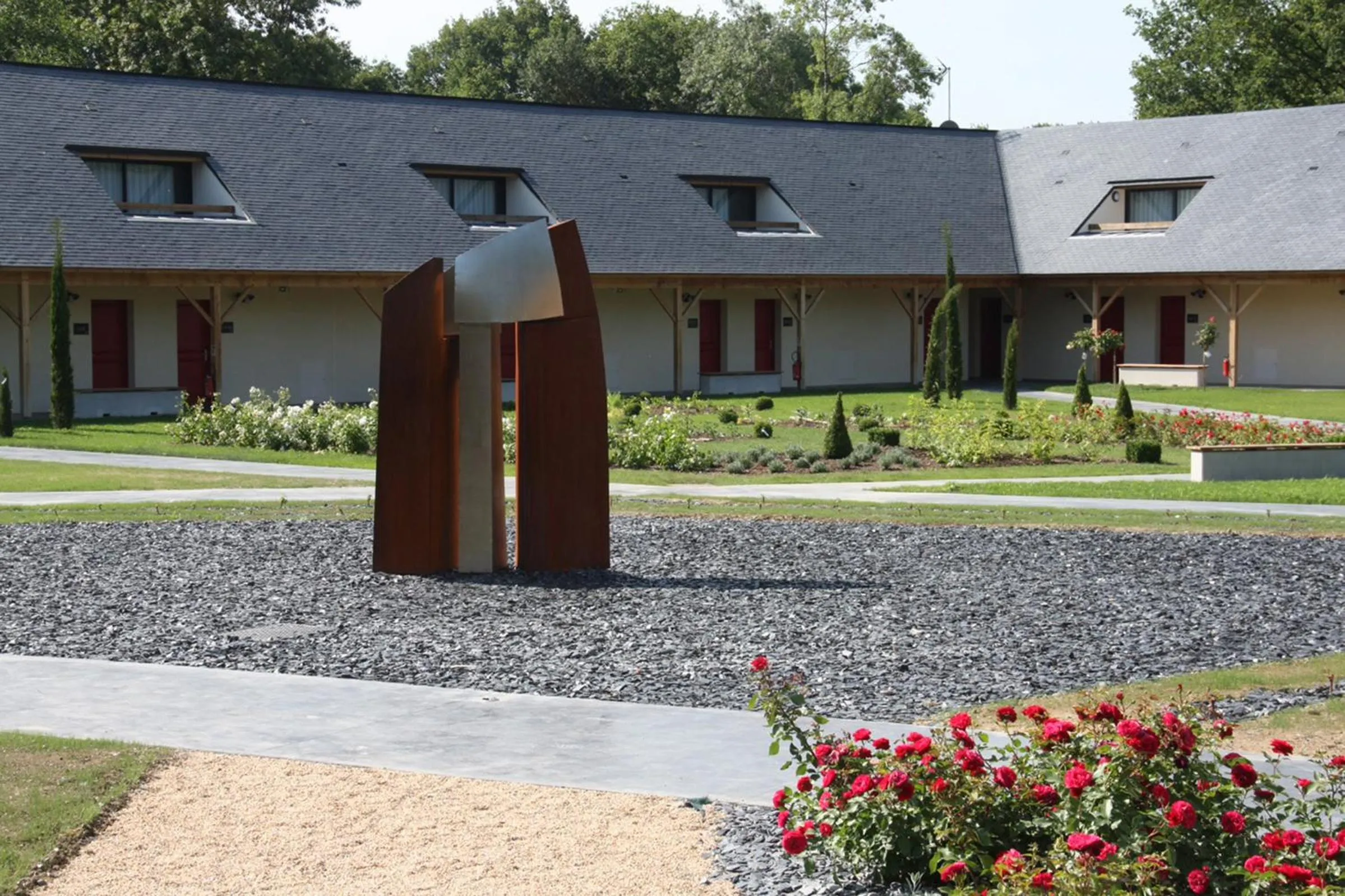 Facade/entrance in Loire & Sens