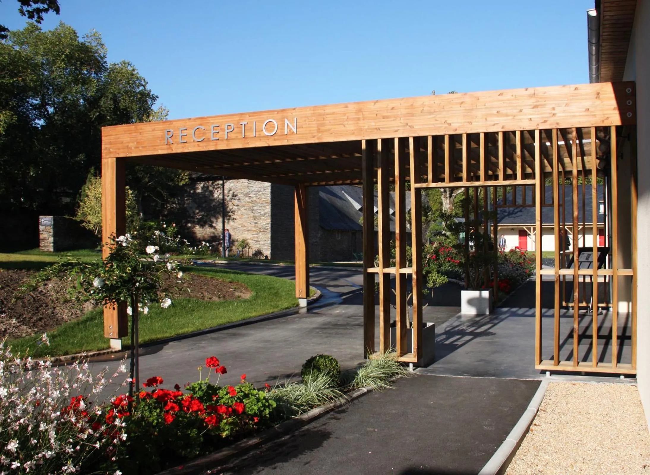 Facade/entrance in Loire & Sens