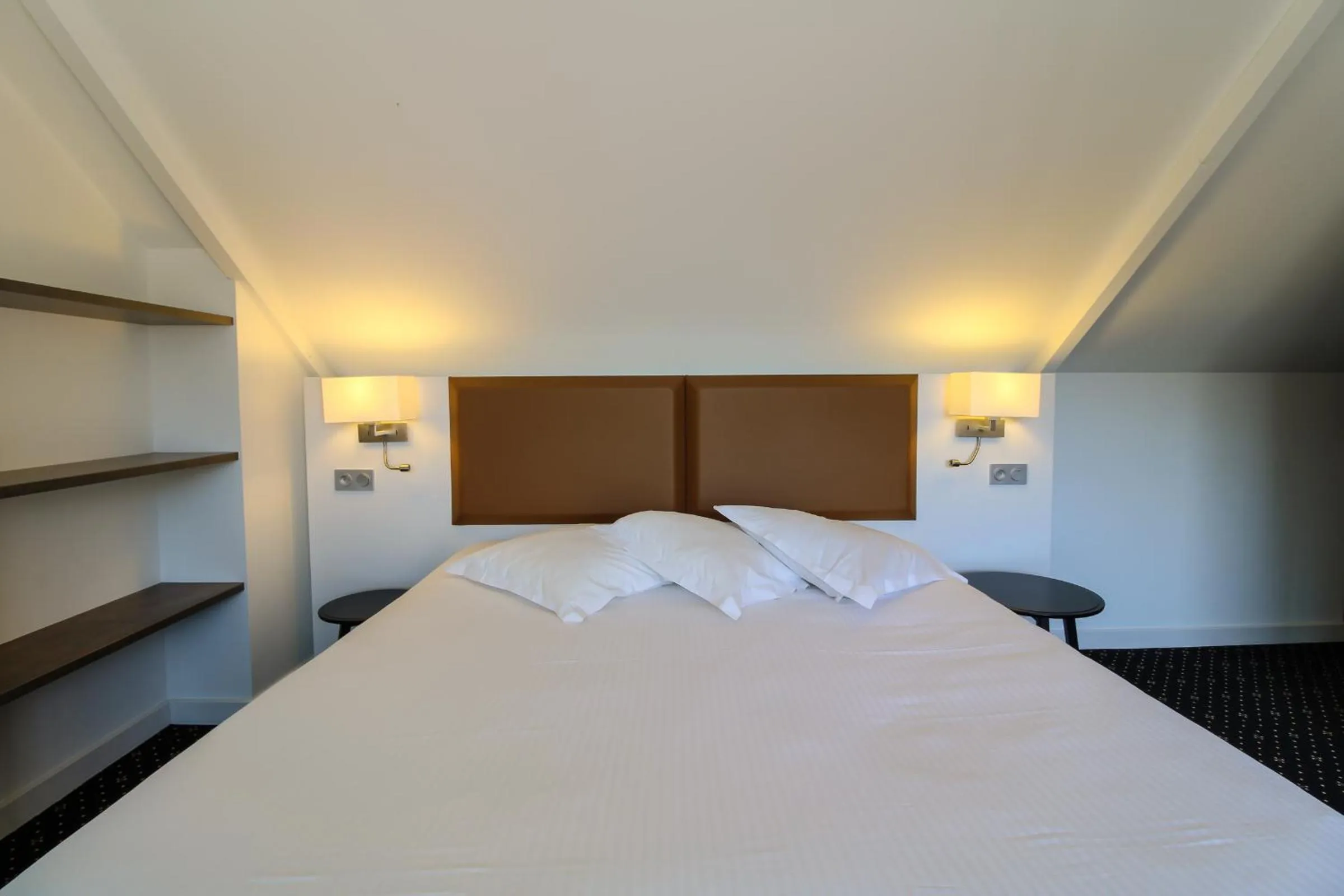 Bed in Loire & Sens