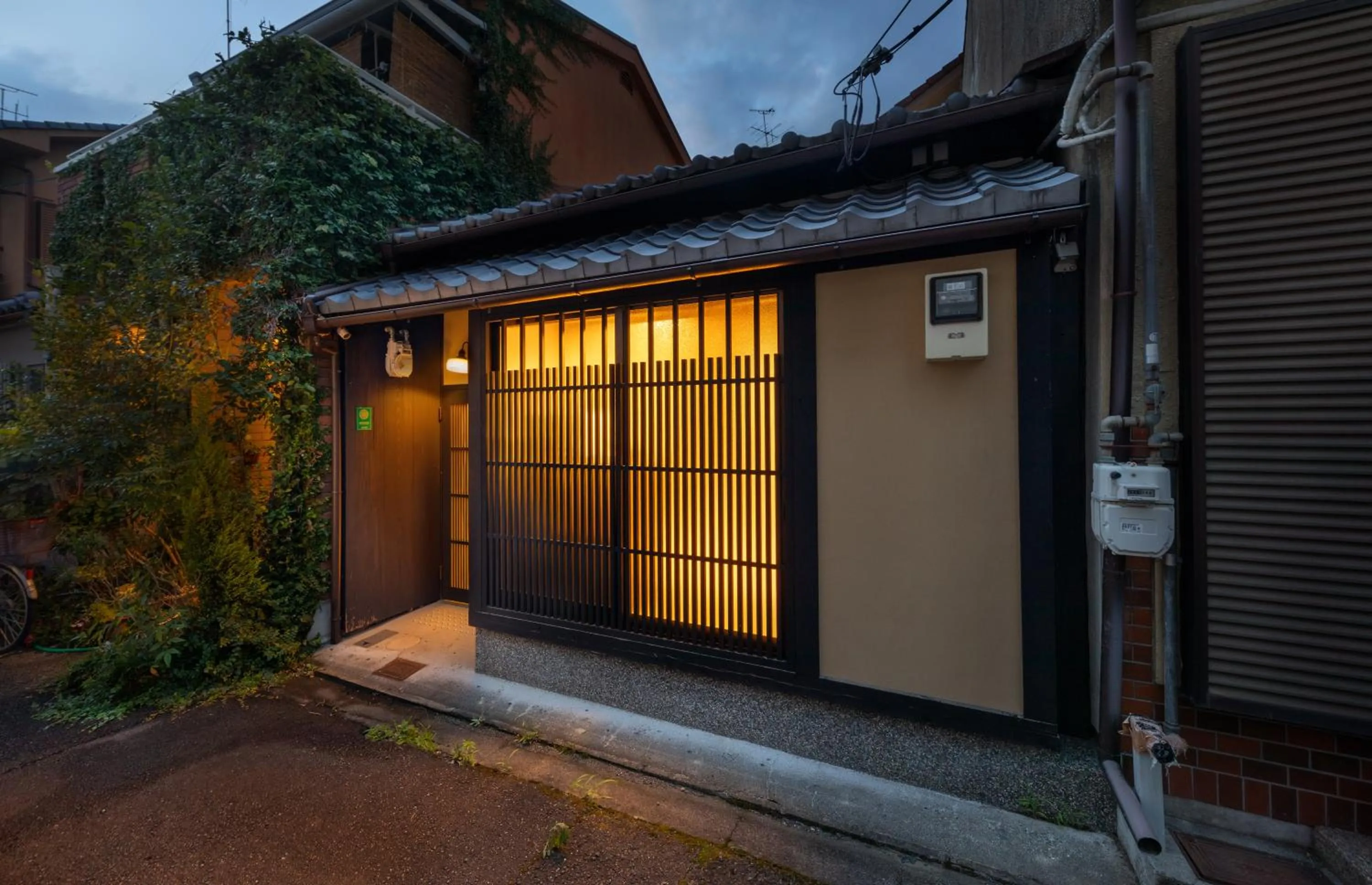 Property building in Kanade Sanjusangendo