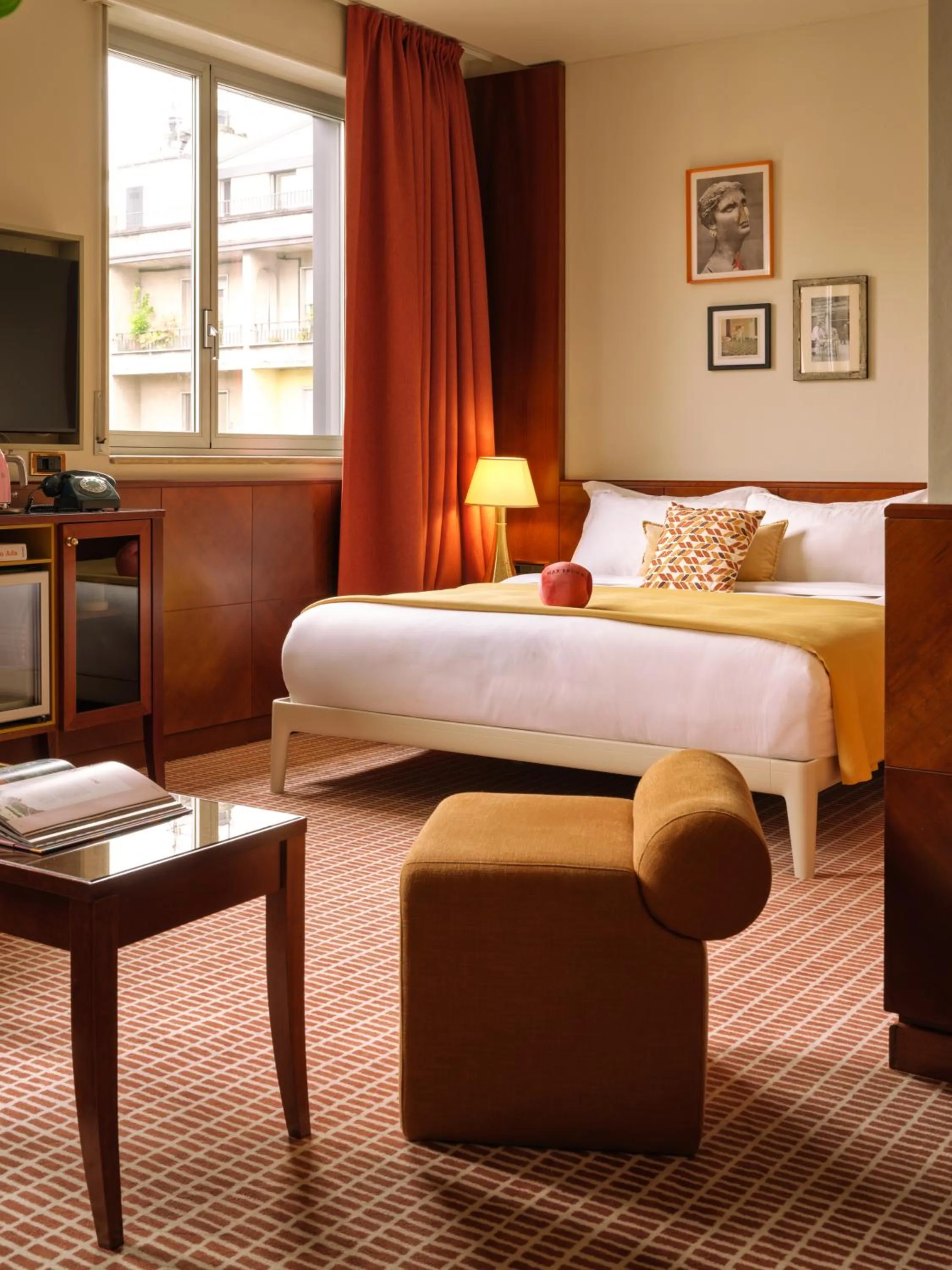 Bedroom, Bed in Max Brown Hotel Missori, part of Sircle Collection