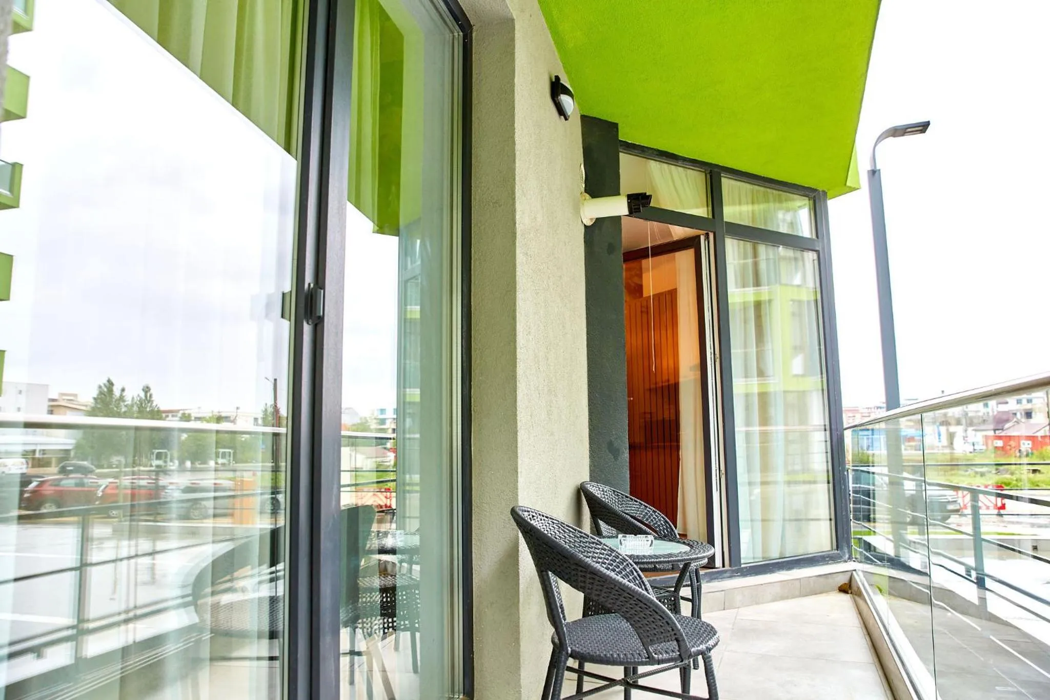 Day in Luxuri by Alz