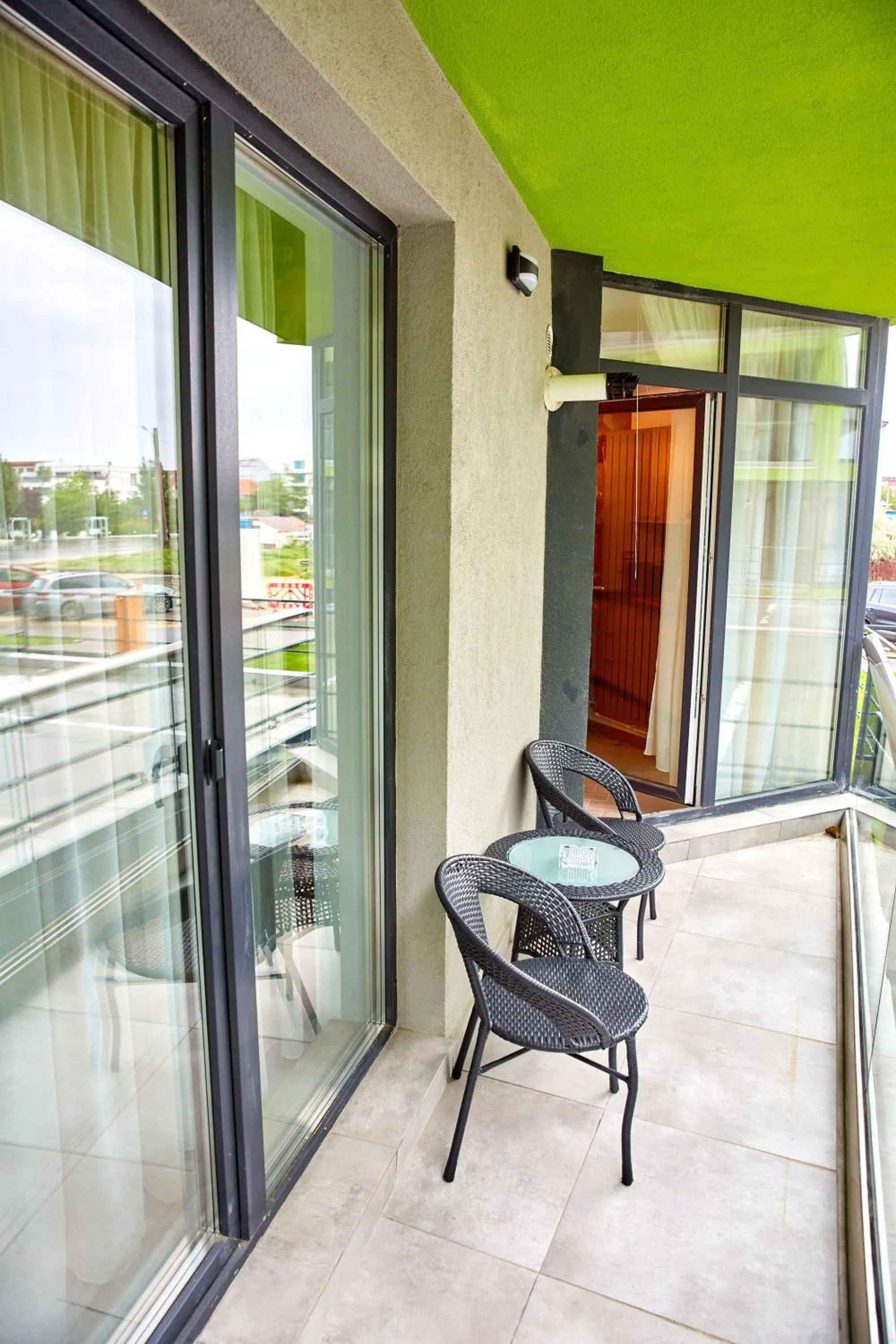 Day in Luxuri by Alz