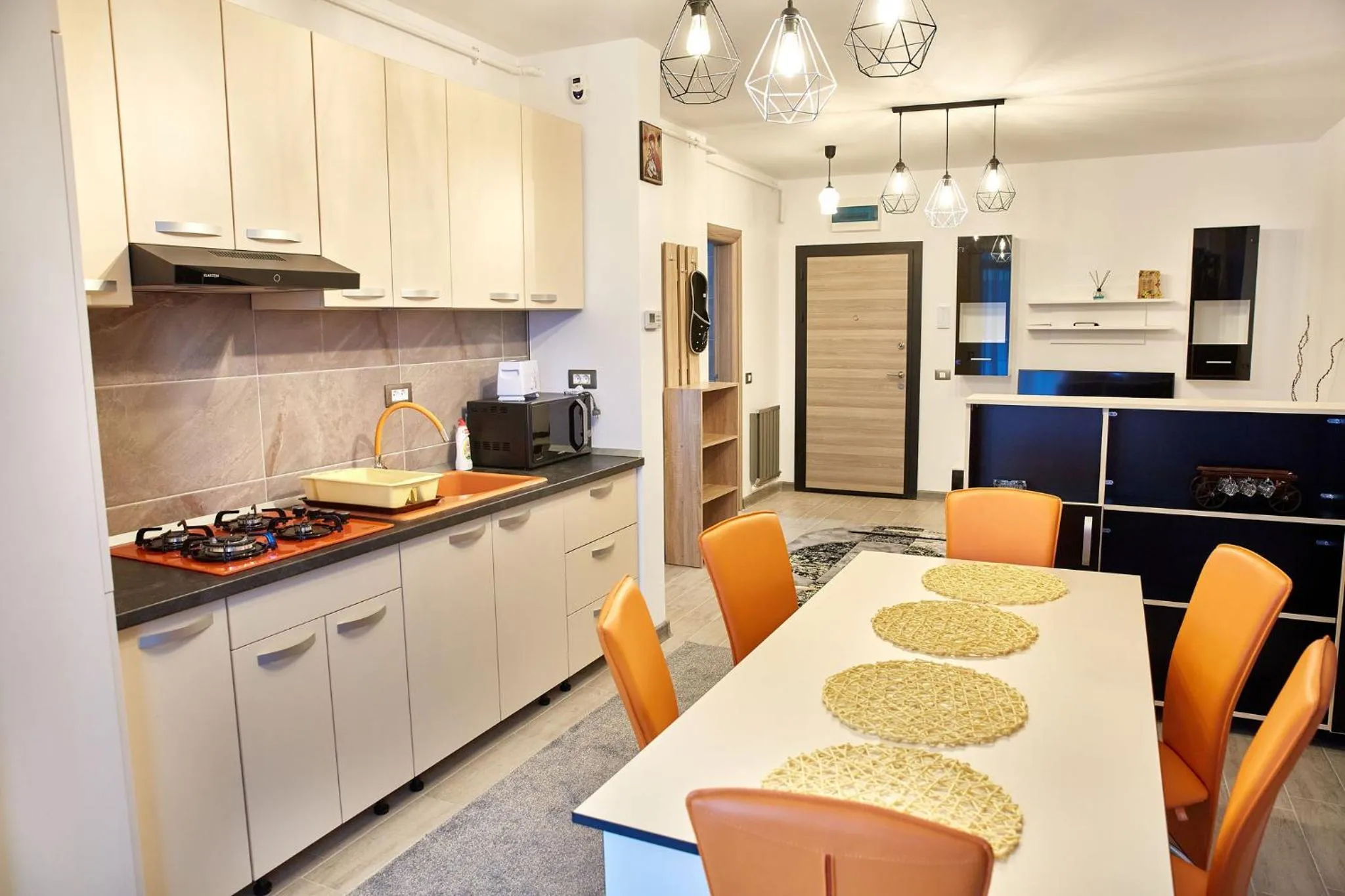 Kitchen or kitchenette in Luxuri by Alz