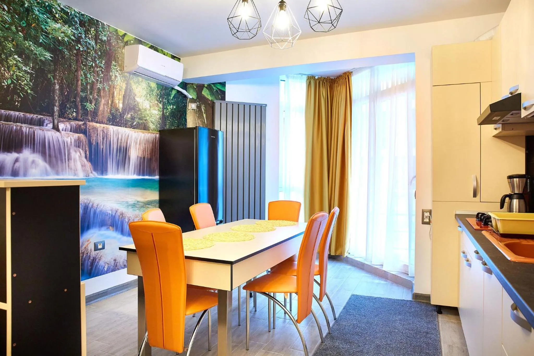 Kitchen or kitchenette in Luxuri by Alz