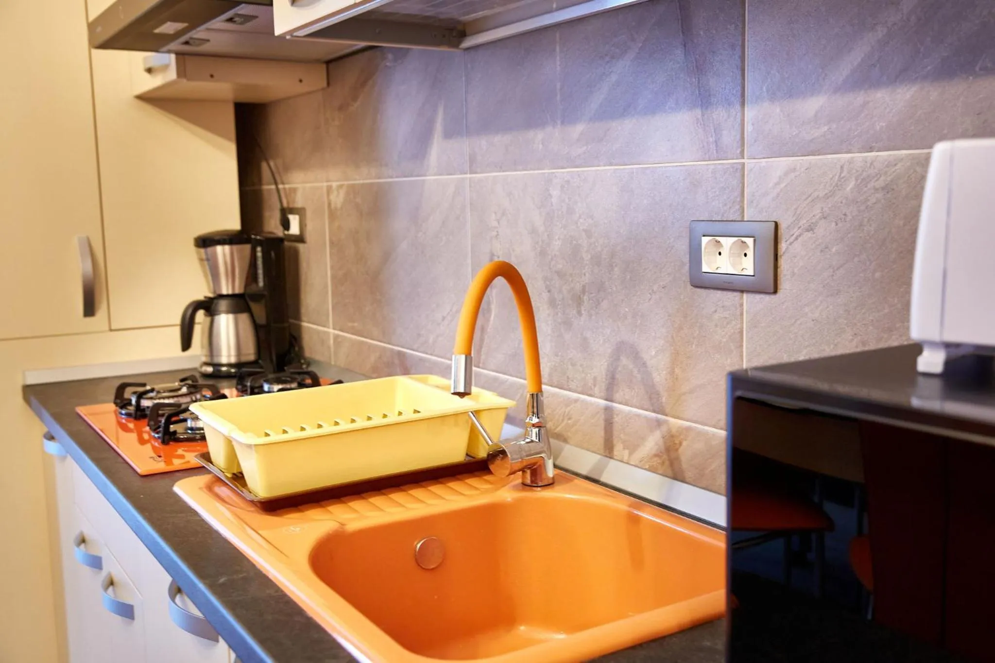 Kitchen or kitchenette in Luxuri by Alz