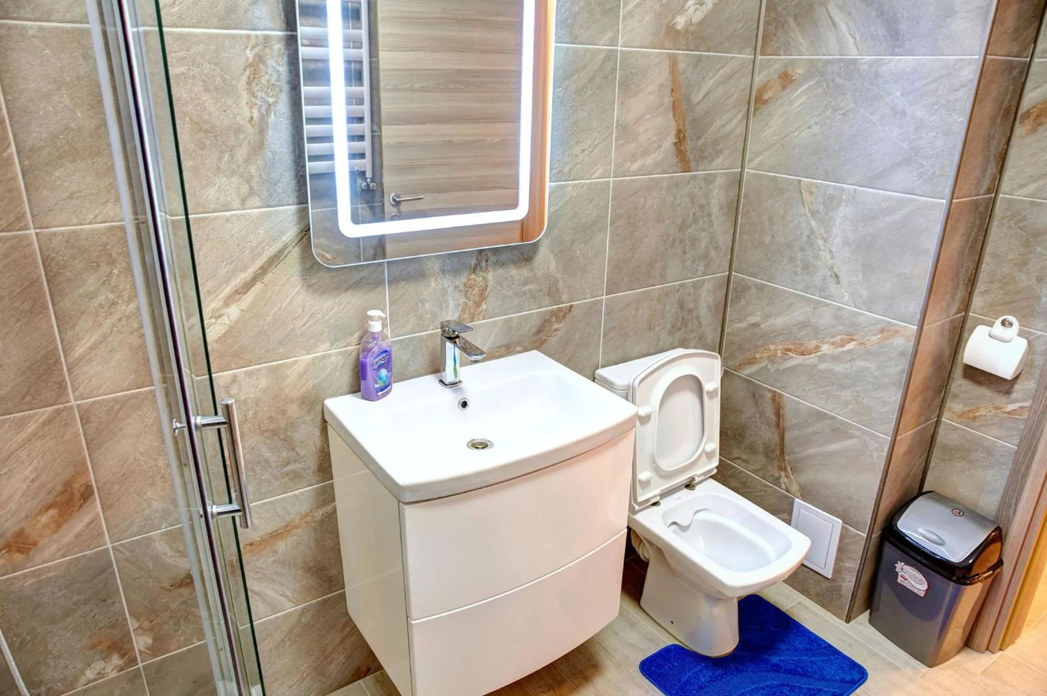 Shower in Luxuri by Alz