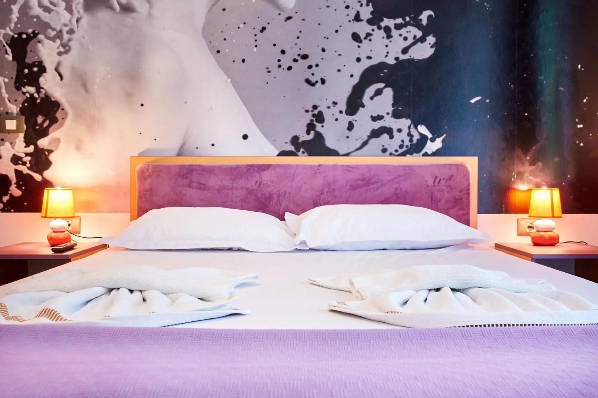 Bed in Luxuri by Alz