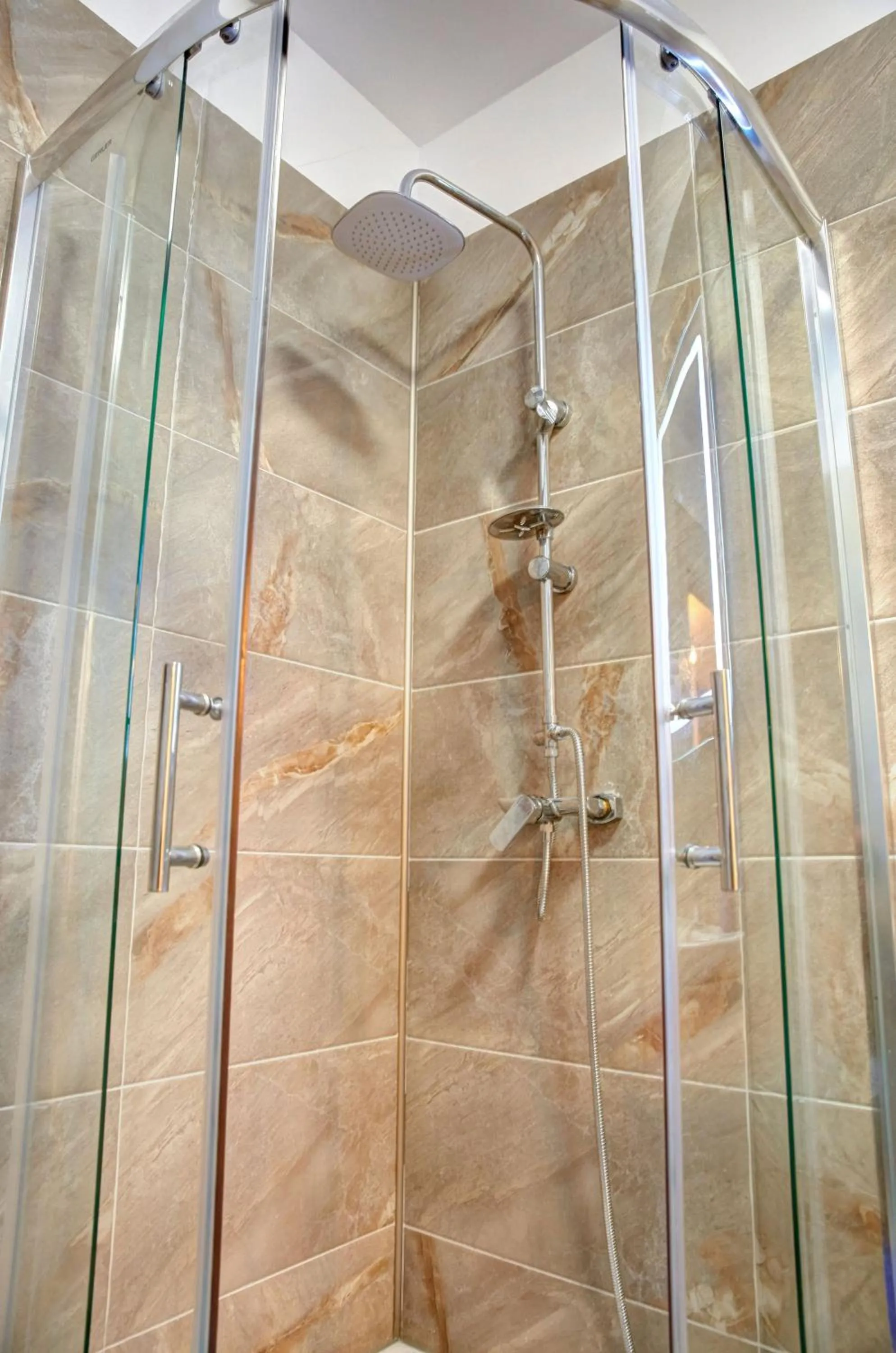 Shower in Luxuri by Alz