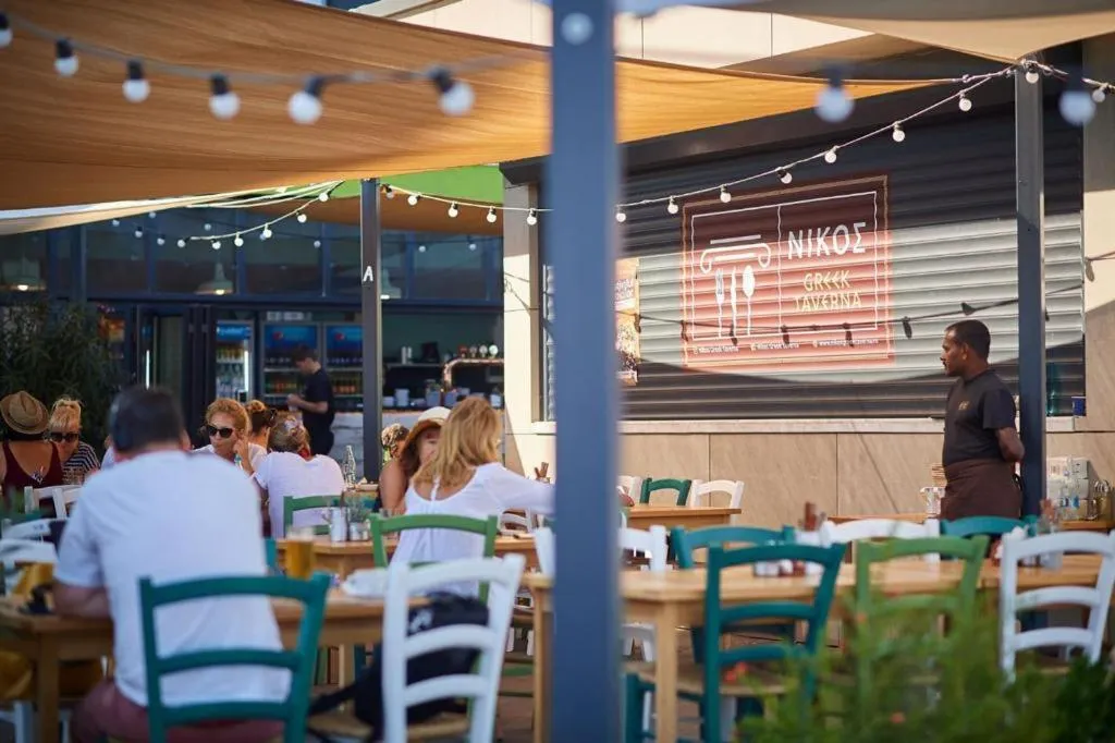 Restaurant/places to eat in Luxuri by Alz