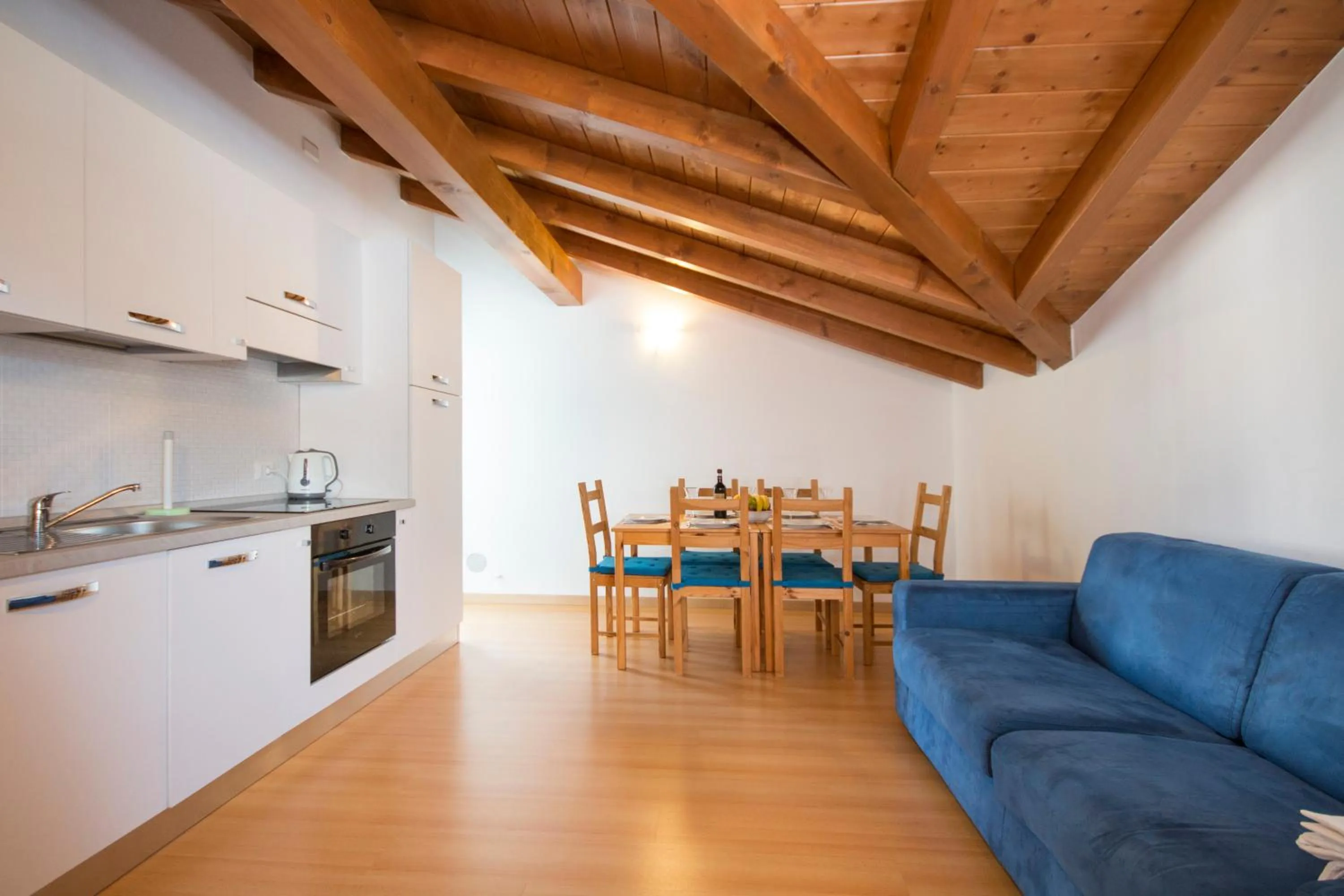 Kitchen or kitchenette in Lakeside Holiday Resort