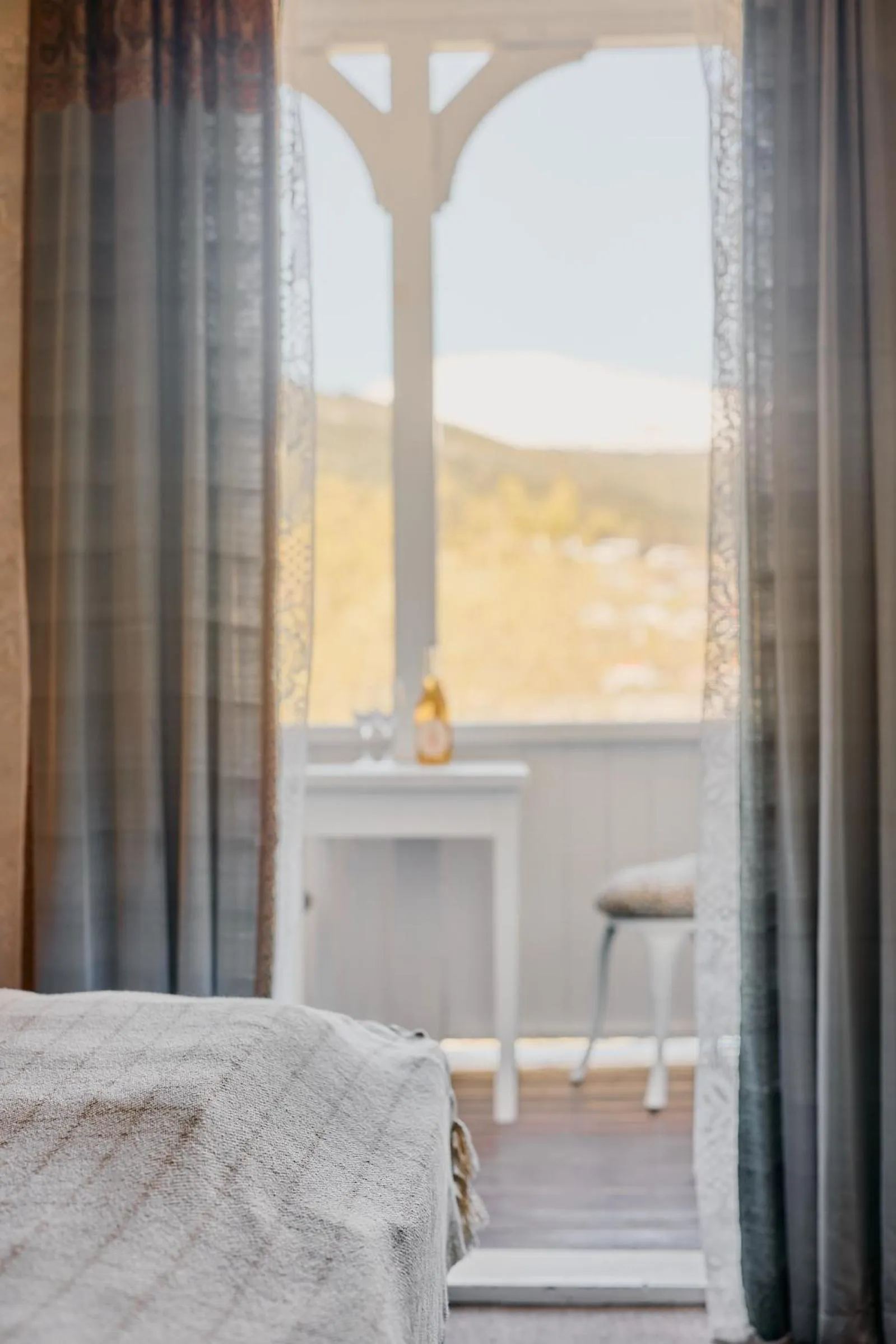 Balcony/Terrace, Bed in Visnes Hotel Stryn