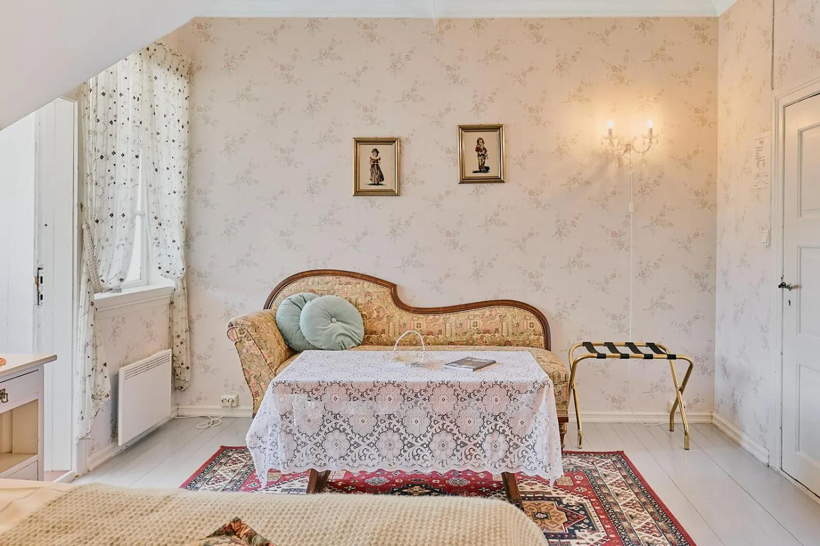 Seating area, Bed in Visnes Hotel Stryn