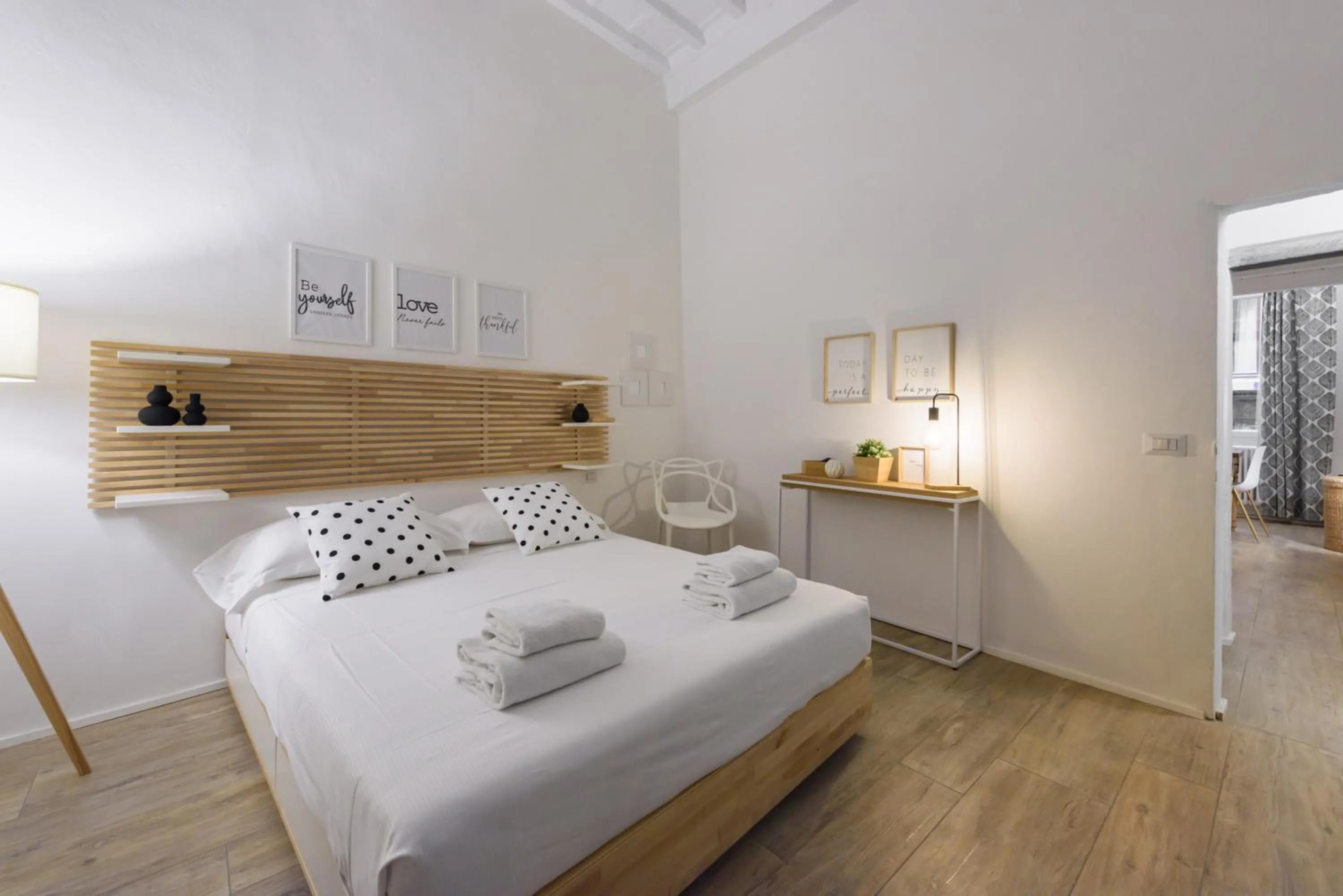 Bed in Madame Betta by Mmega