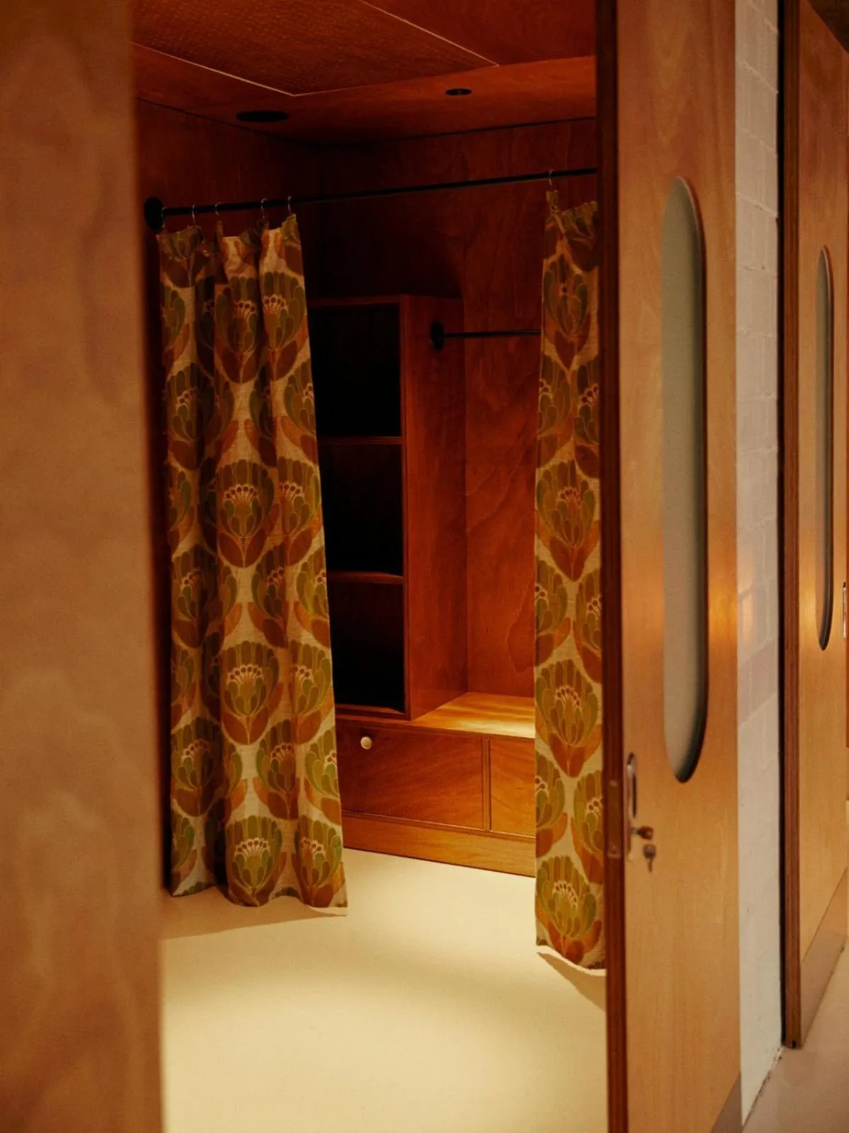 wardrobe, Bed in Rooms Hotel Batumi
