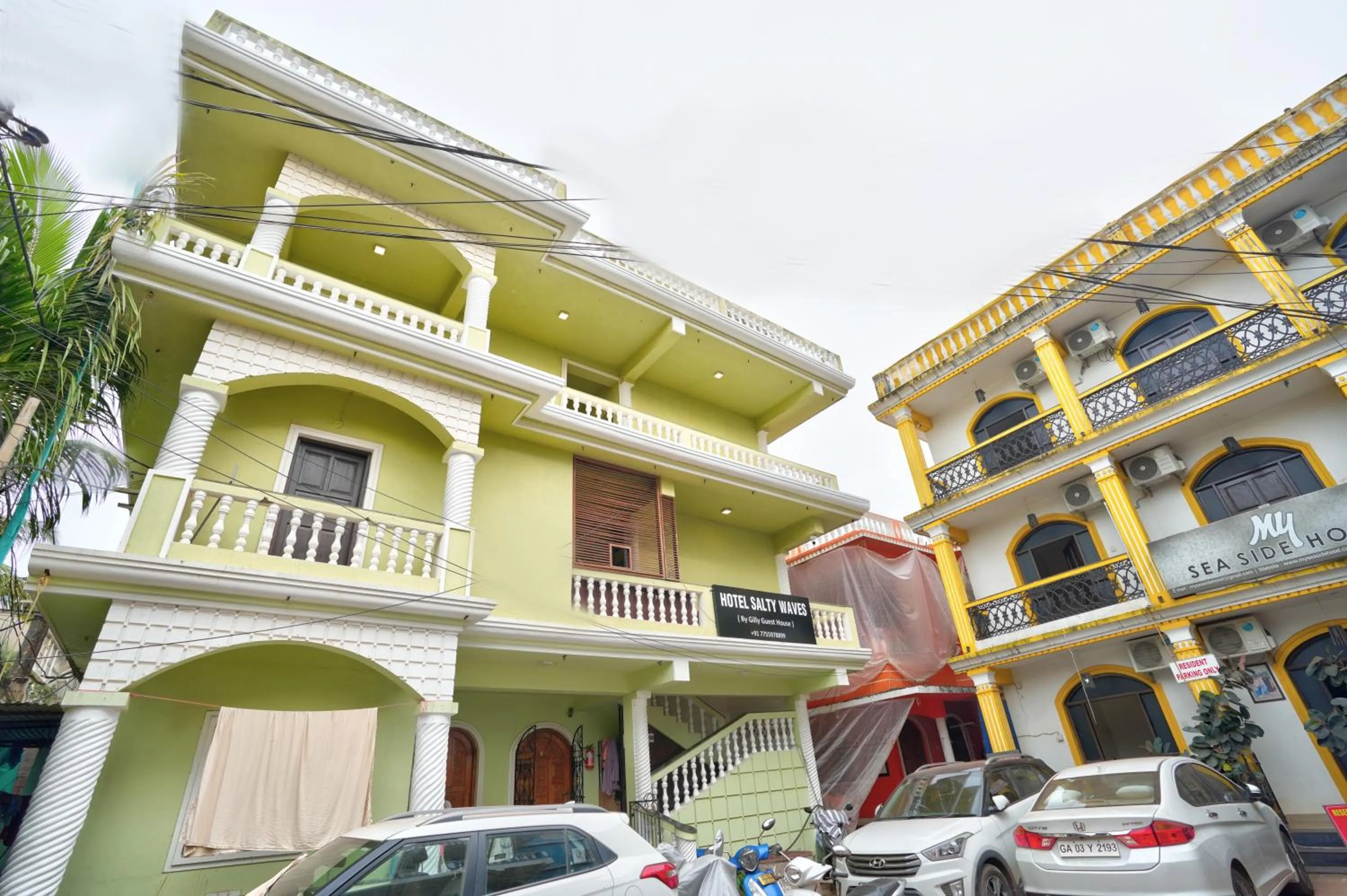 Facade/entrance in Hotel Salty Waves Baga