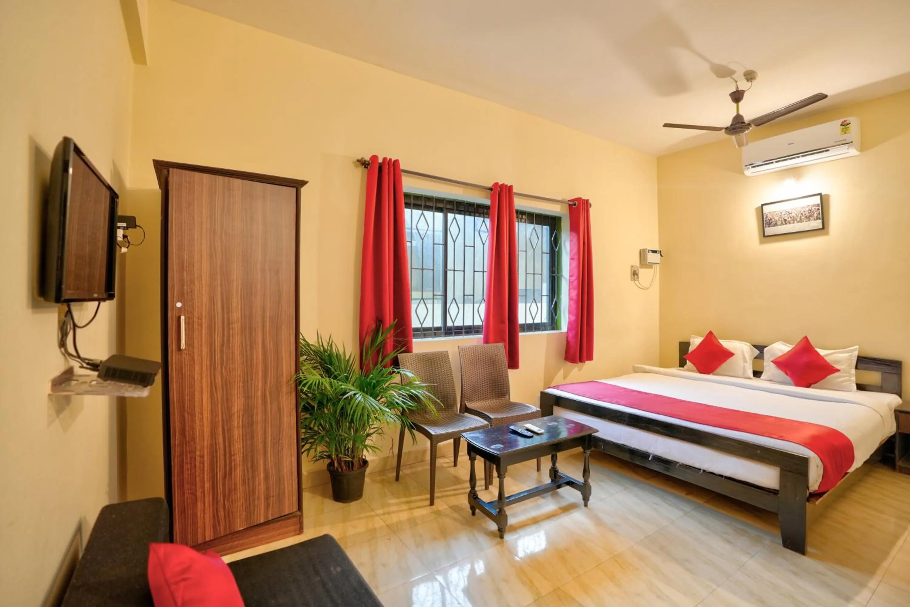 Bedroom, Bed in Hotel Salty Waves Baga