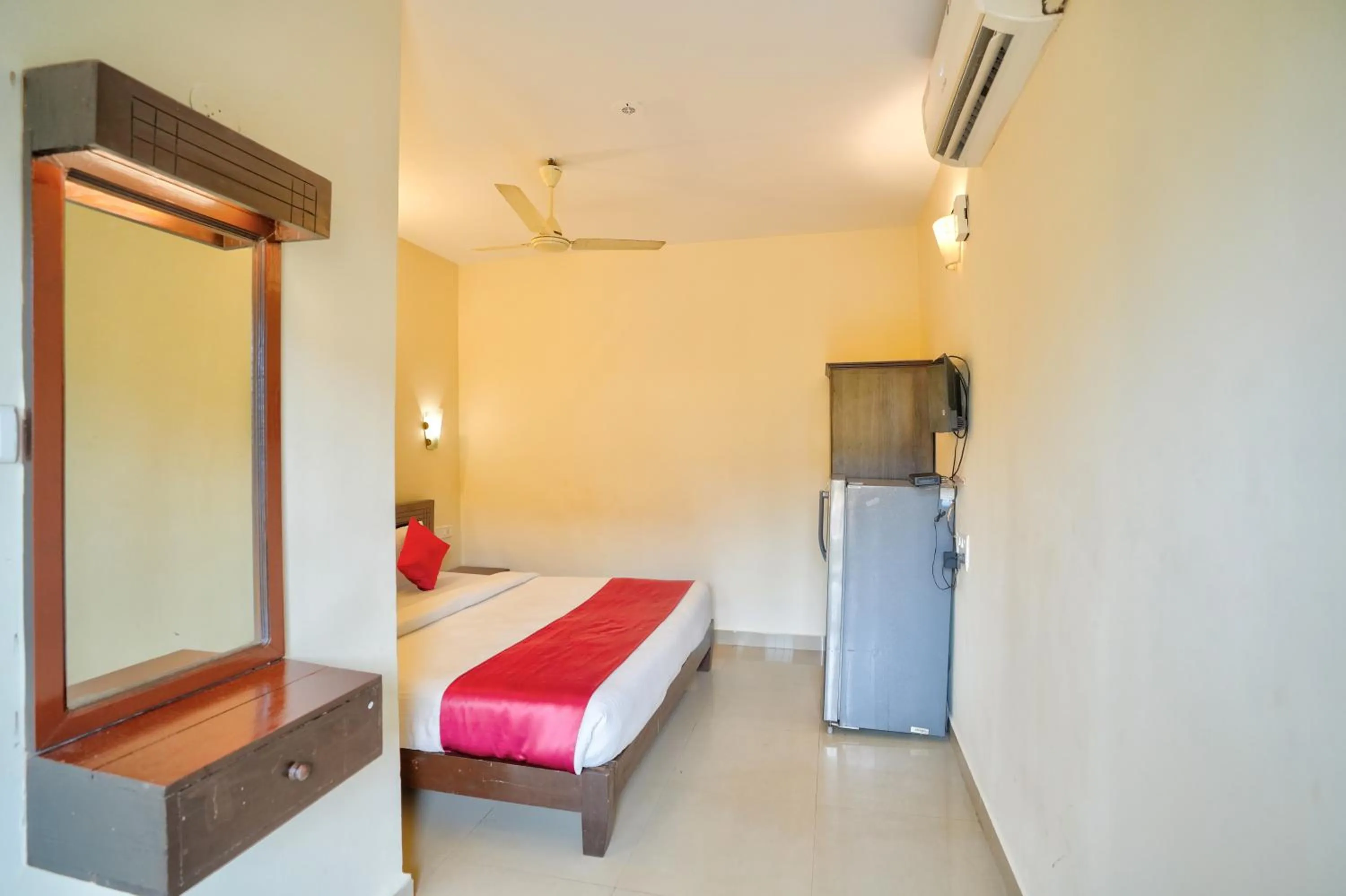 Bedroom, Bed in Hotel Salty Waves Baga