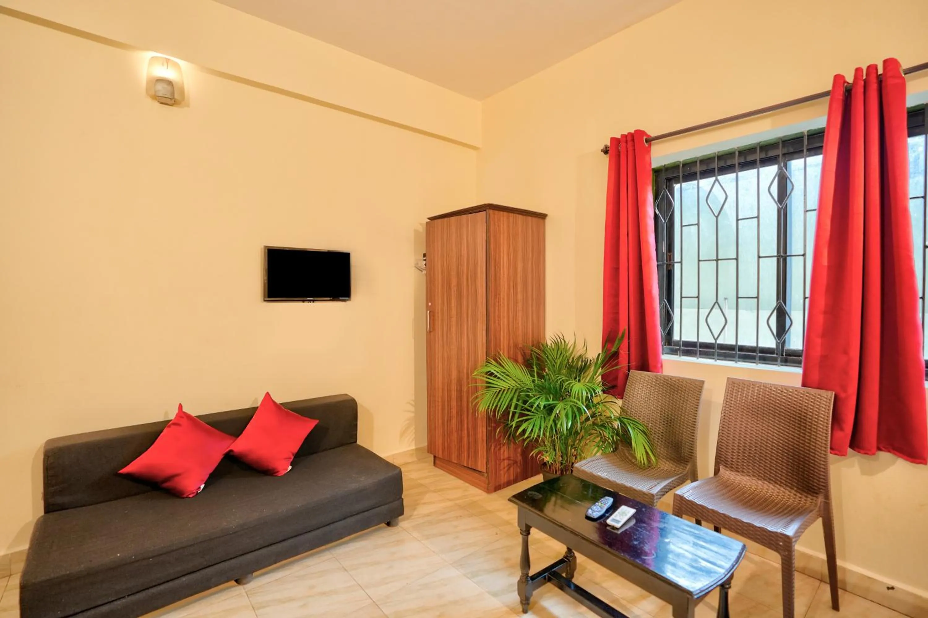 Seating area in Hotel Salty Waves Baga