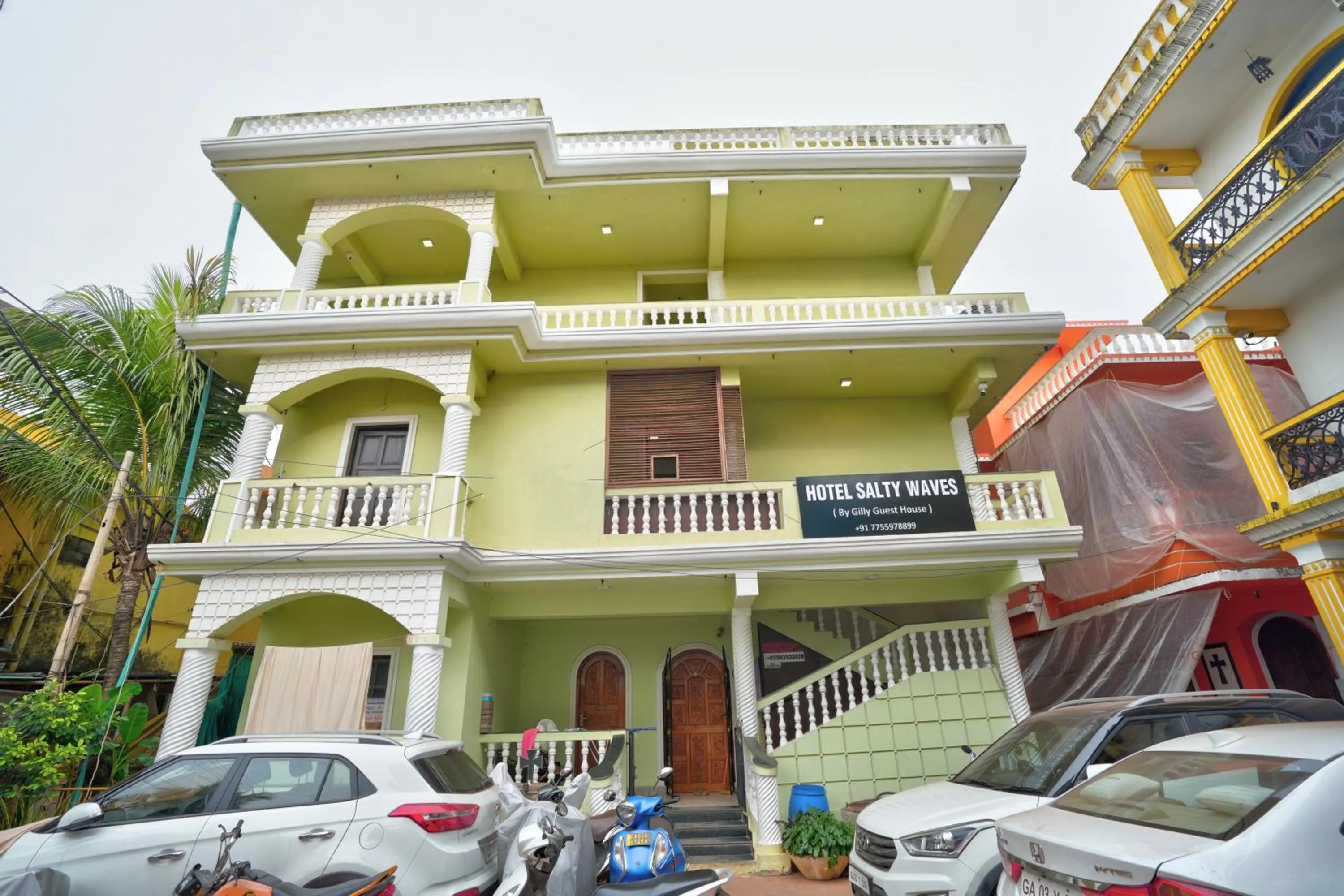 Facade/entrance in Hotel Salty Waves Baga