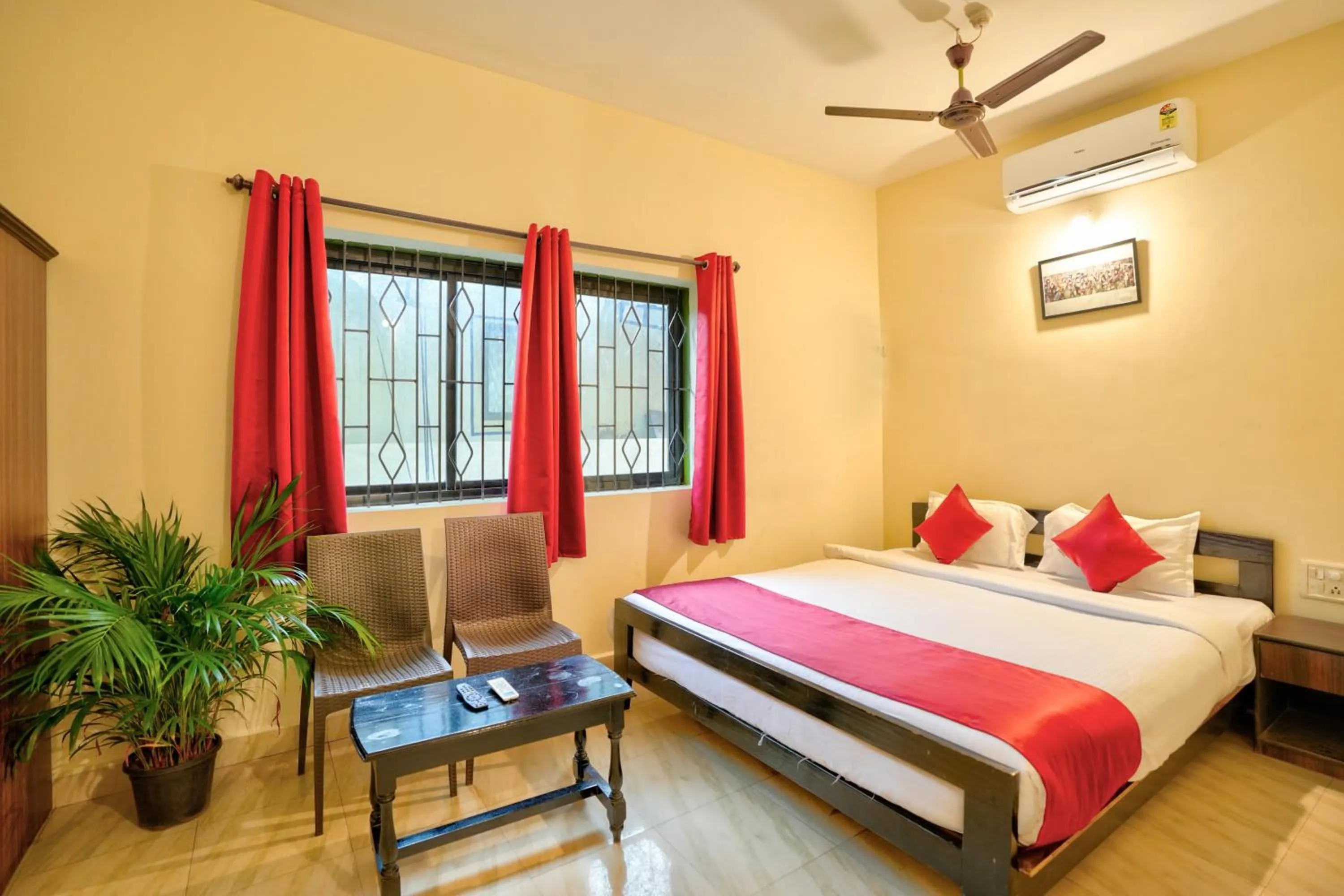 Bedroom, Bed in Hotel Salty Waves Baga