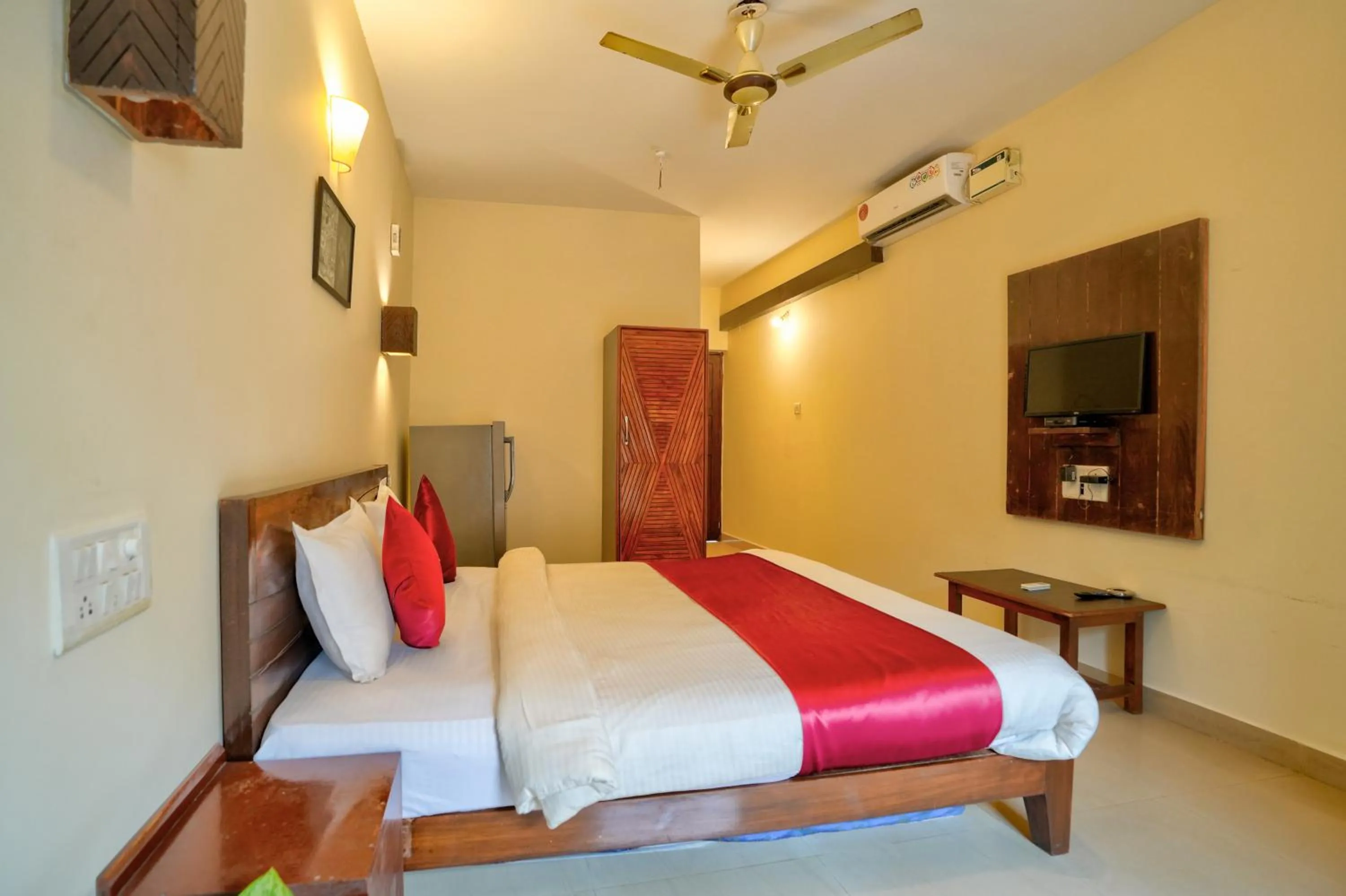 Bedroom, Bed in Hotel Salty Waves Baga