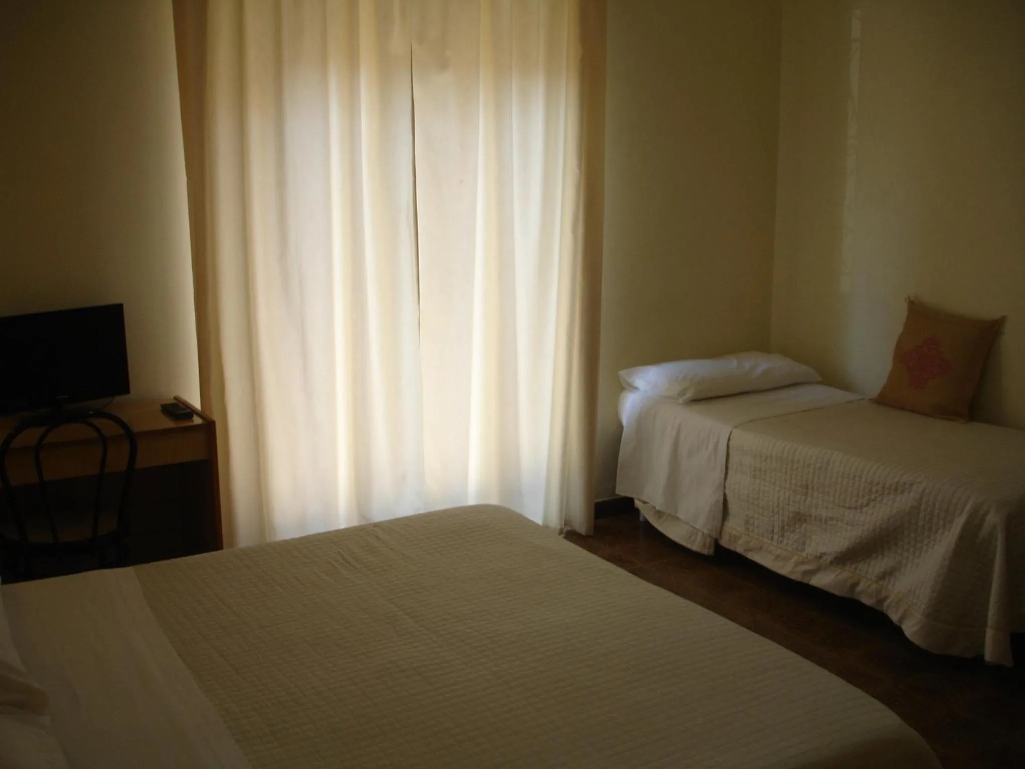 Photo of the whole room in Hotel La Rusticana